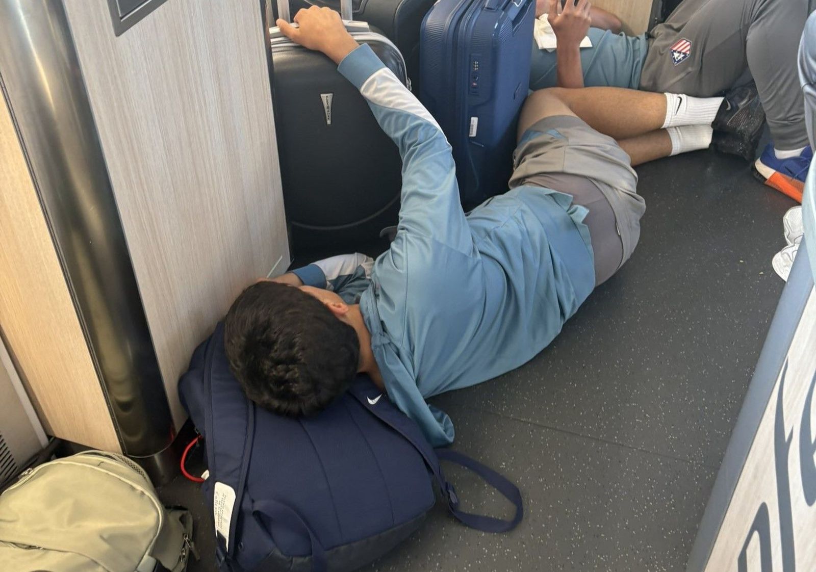 Indignación entre los pasajeros del AVLO Zamora-Madrid: "Sin asiento y sin explicaciones"