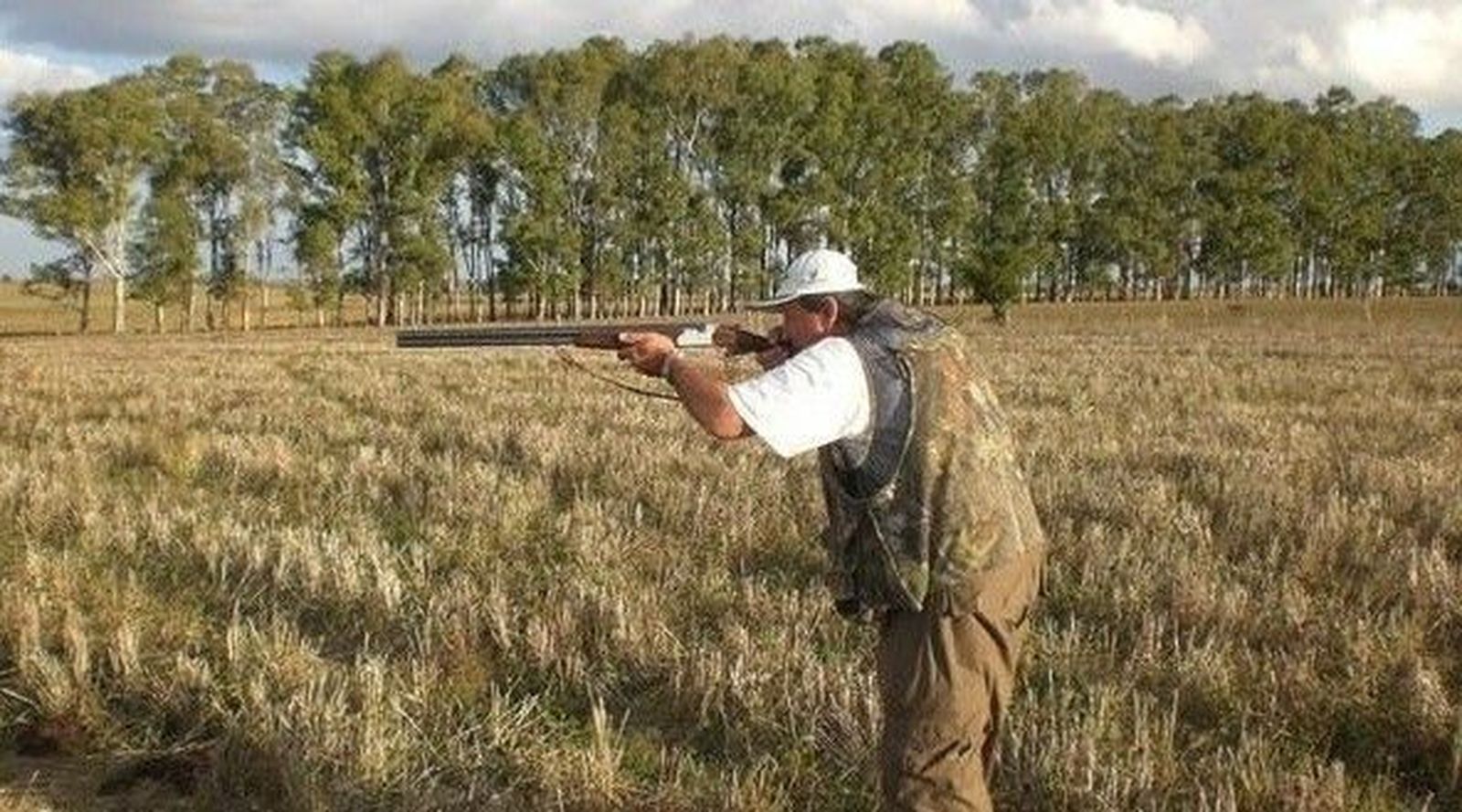 Castilla y León impulsa las licencias únicas para cazadores y pescadores entre comunidades autónomas limítrofes