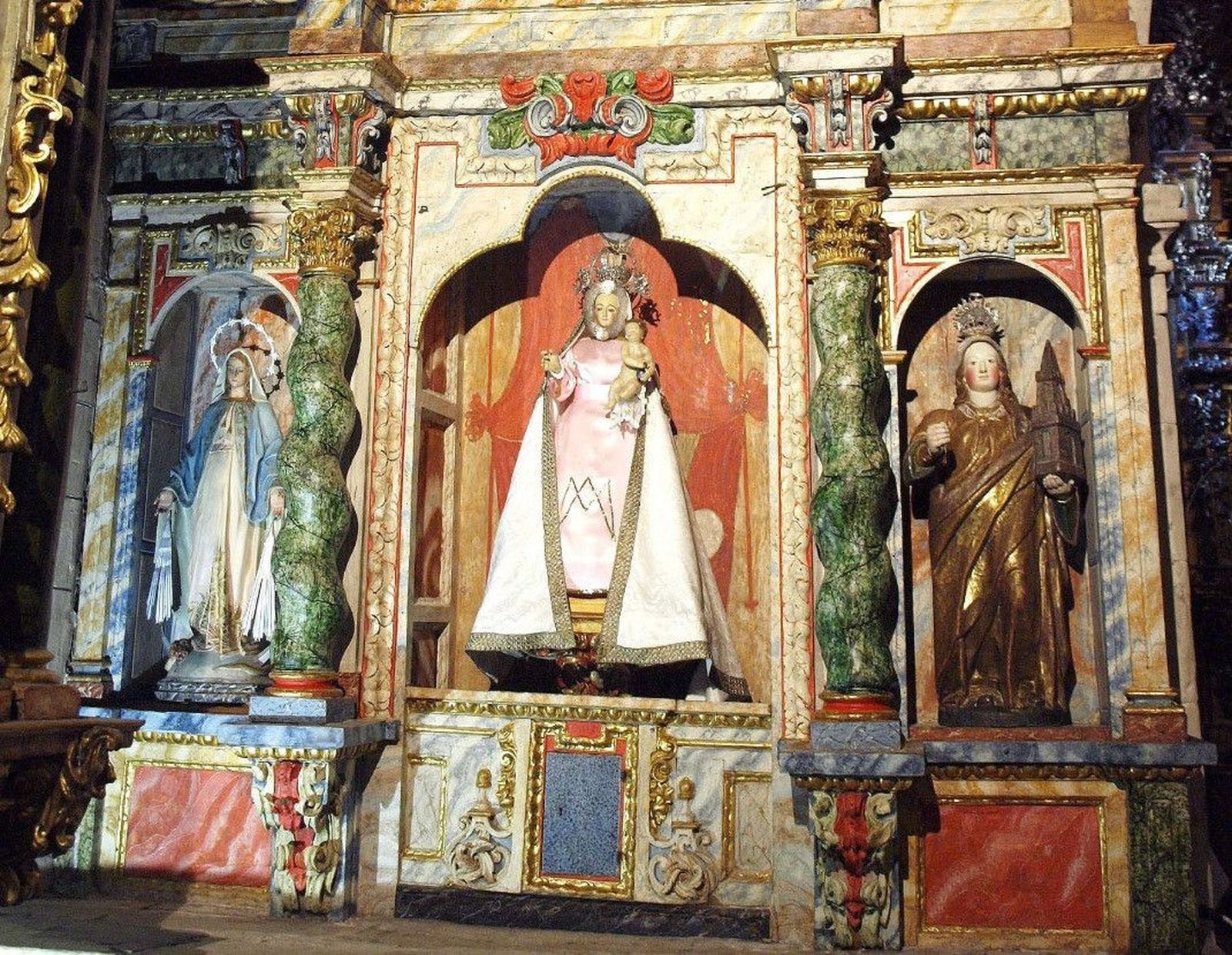 Retablo Virgen Rosario  iglesia Calzada de Valdunciel