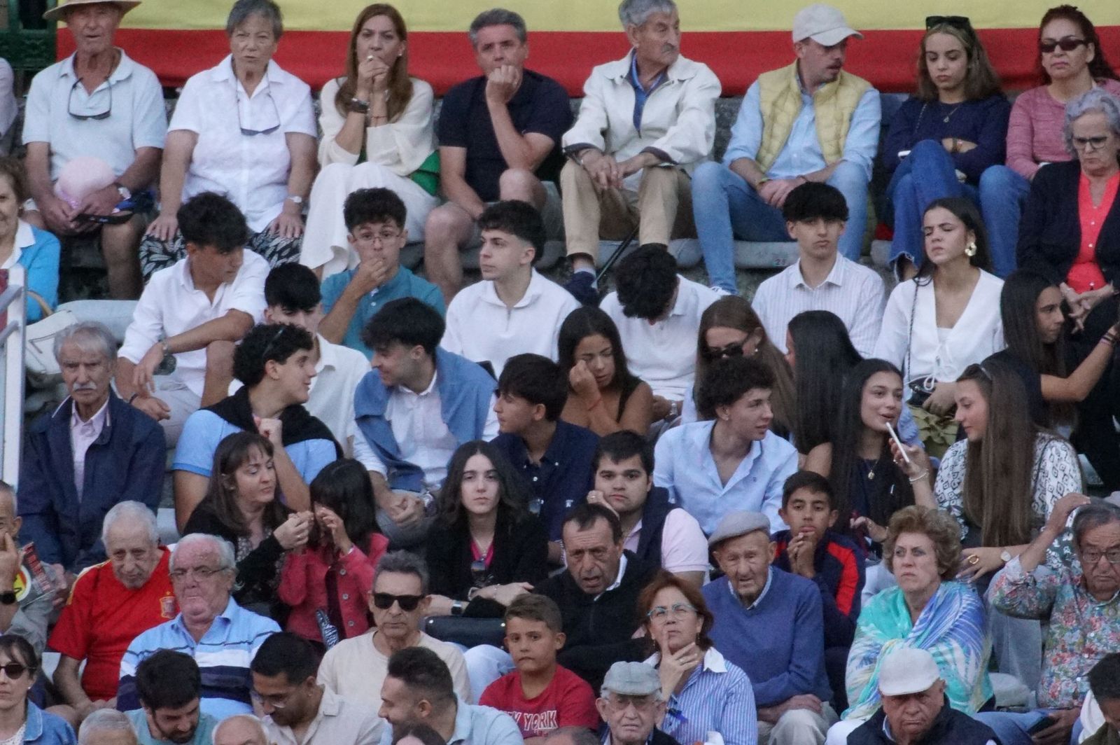 Clase práctica con alumnos de la Escuela de Tauromaquia de Salamanca (Diego Mateos, Noel García y Álvaro Rojo con erales de Esteban Isidro)