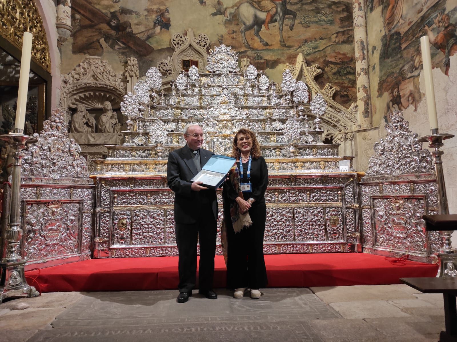 Entrega del distintivo de excelencia a la Catedral de Zamora Entrega del distintivo de excelencia a la Catedral de Zamora