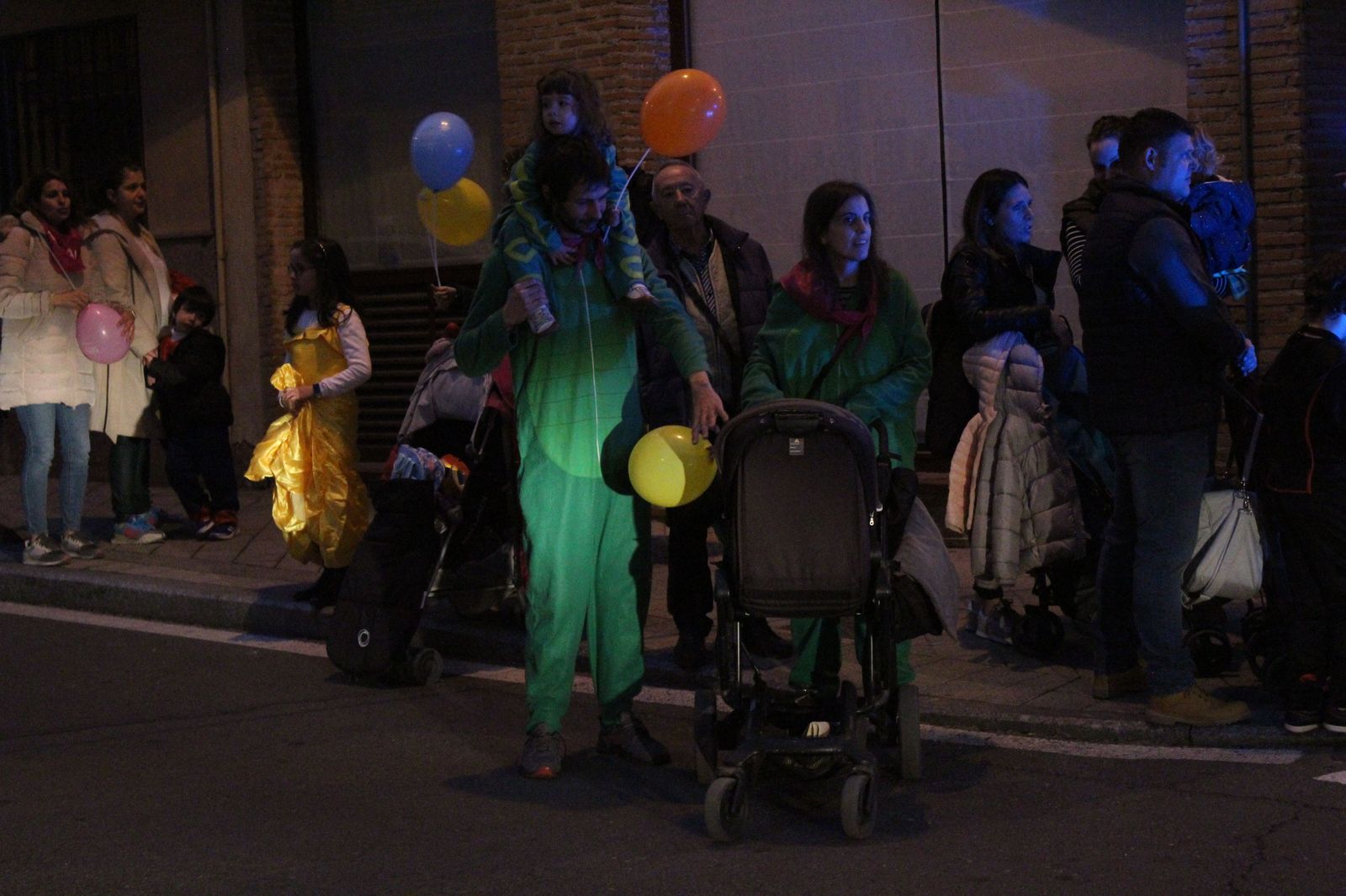 desfile-de-disfraces-de-carnaval-del-barrio-del-oeste-26