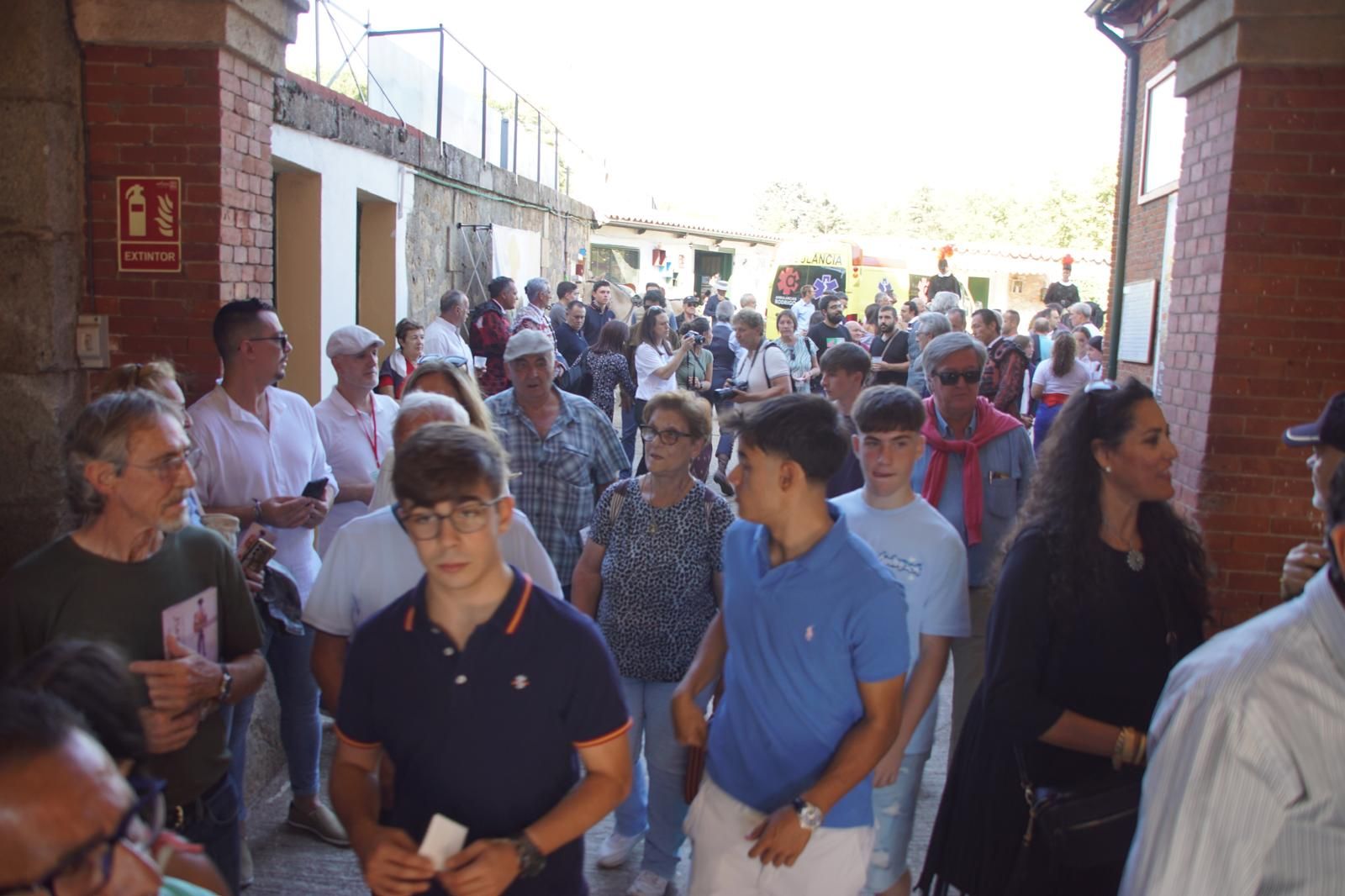 Así han vivido los salmantinos el primer festejo de la feria taurina 2025: imágenes del ambiente en los tendidos y en el patio de cuadrillas