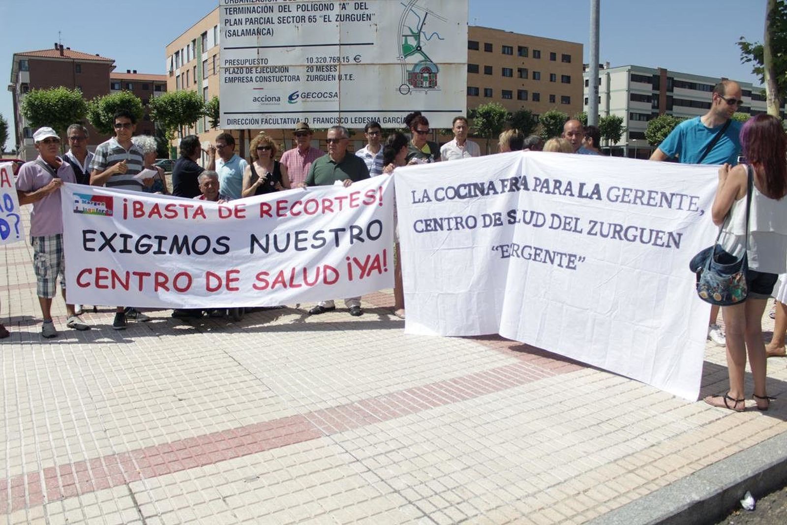 Manifestación por el centro del salud del Zurguén
