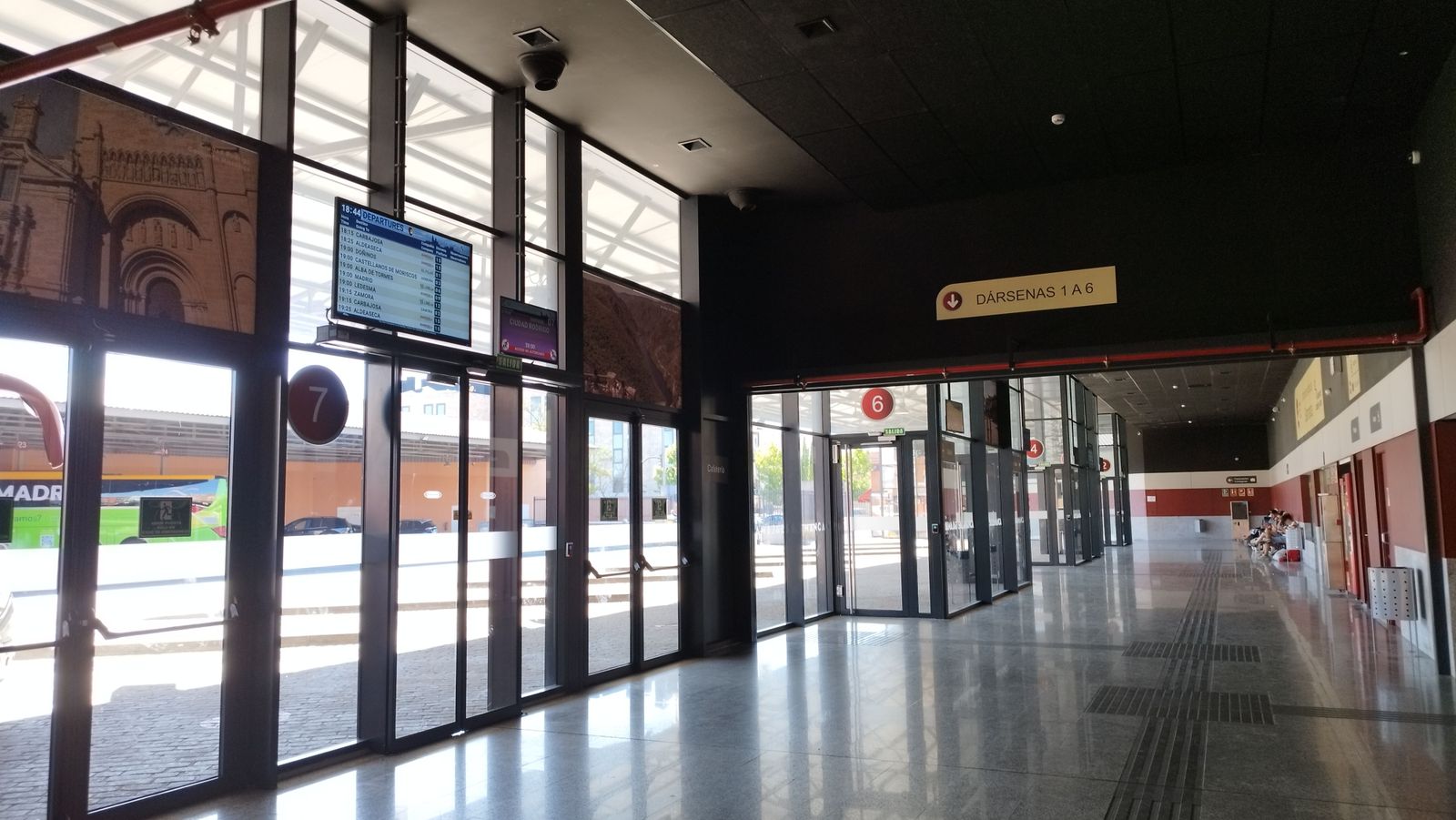 Estación de autobuses y monbus