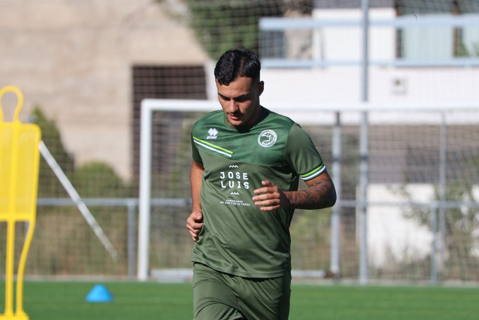 Marco Marrero, en un entrenamiento con el primer equipo de Unionistas