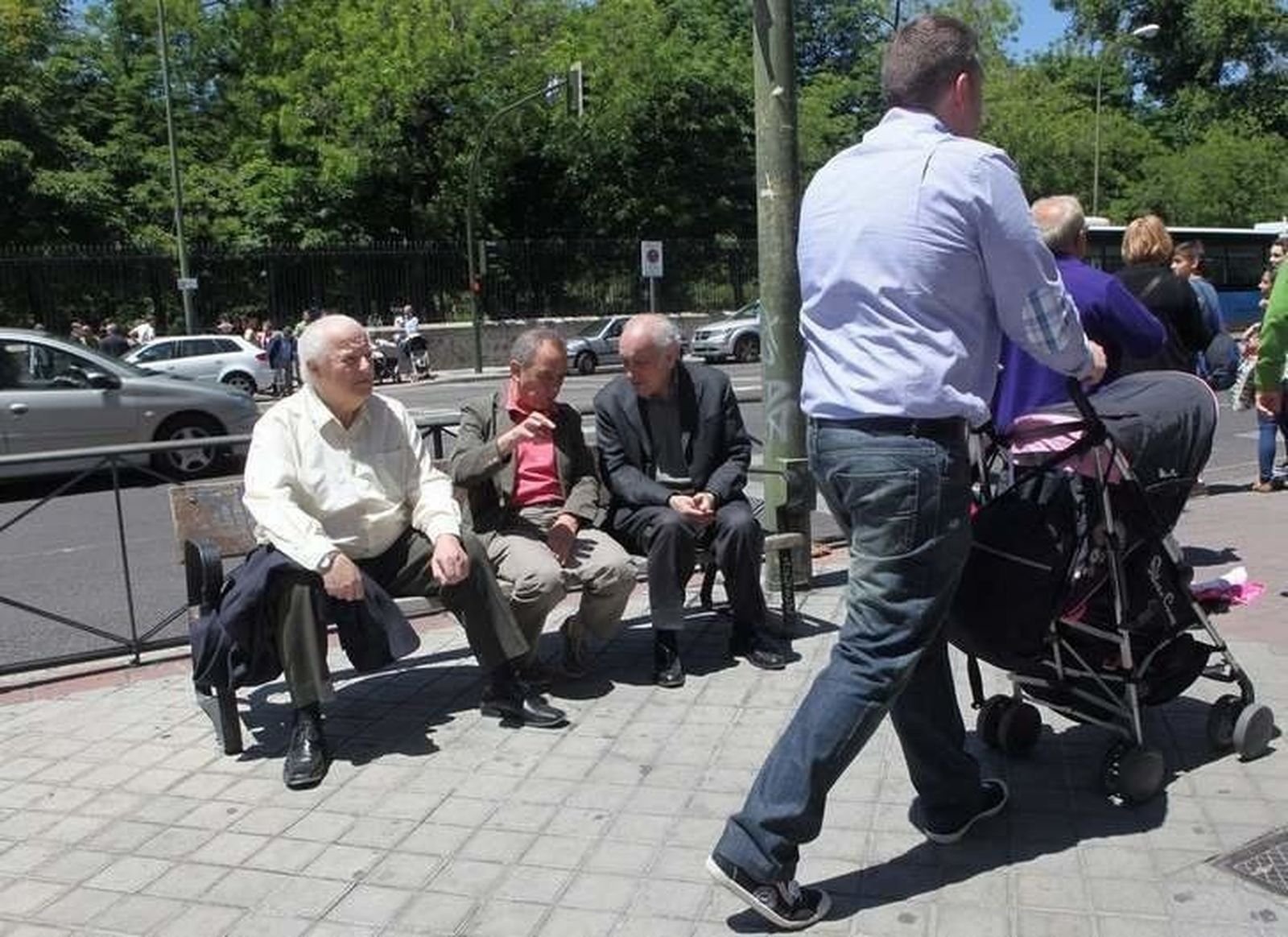 Ligero aumento de los permisos por paternidad y claro descenso de los de maternidad hasta septiembre