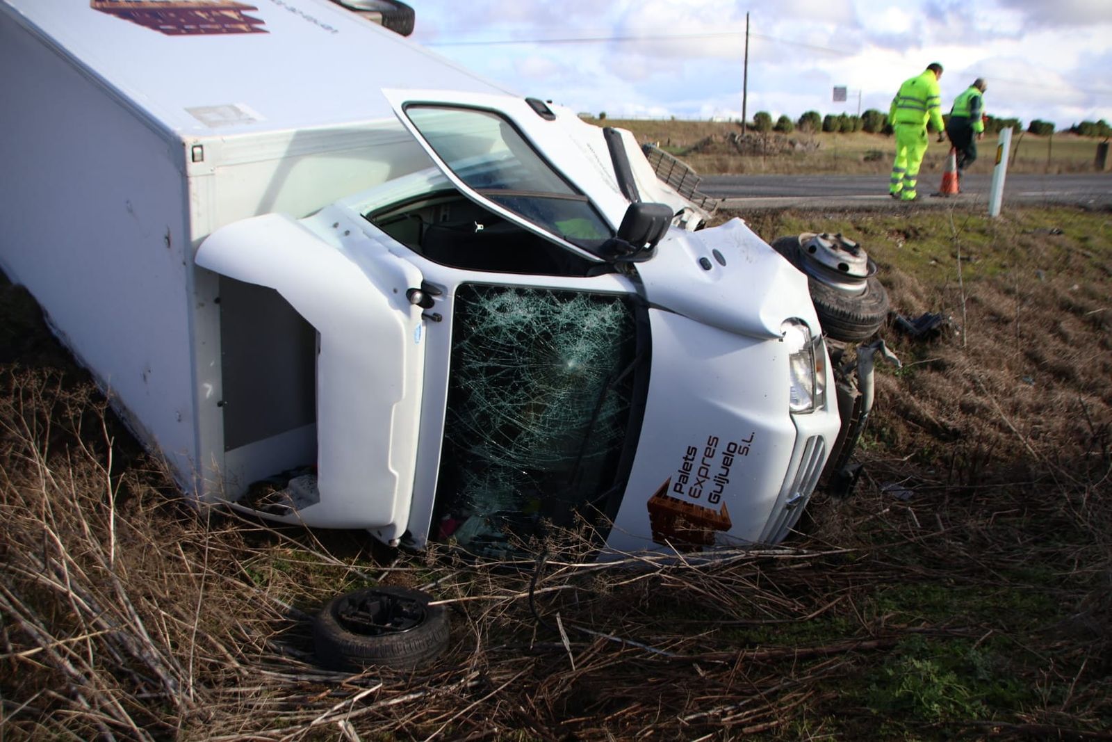 Accidente en la N-630 en el que ha volcado un camión en Arapiles