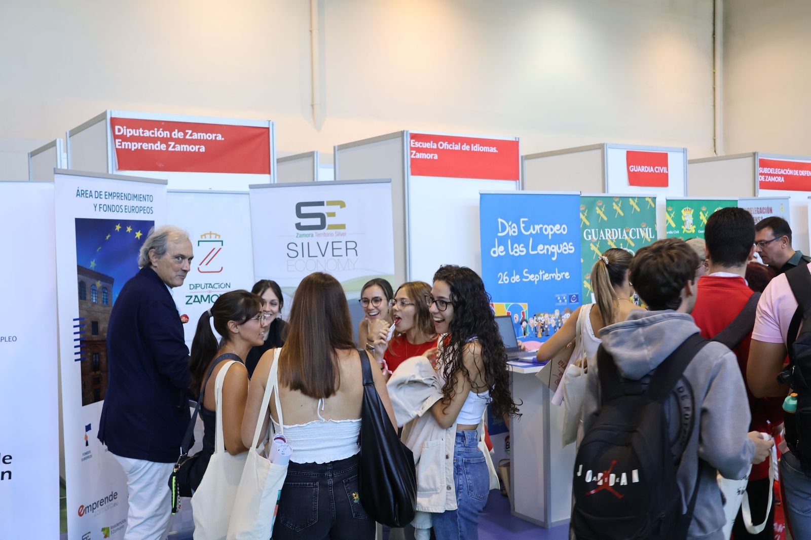 Feria de Bienvenida de la USAL en el Campus de Viriato