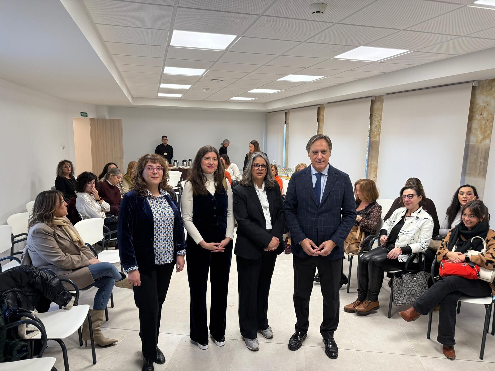 El alcalde se reune con las empresarias de Salamanca