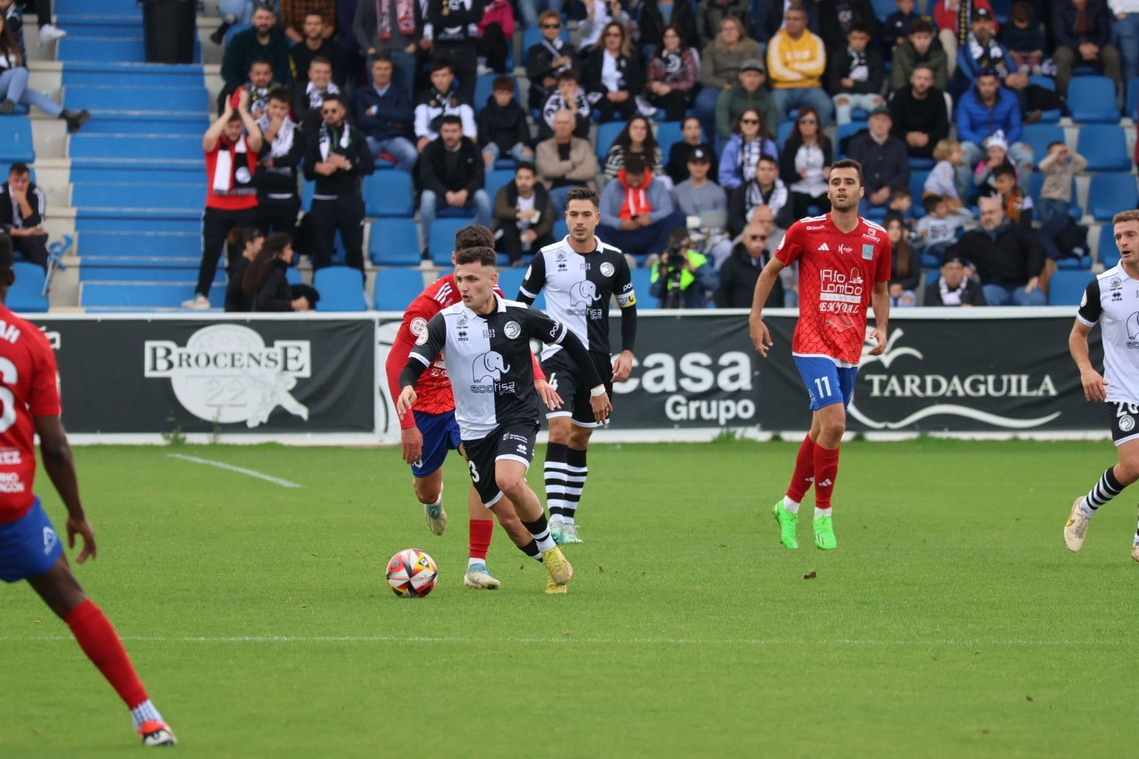 Juan Serrano, ante el Tarazona | FOTO SALAMANCA24HORAS.COM