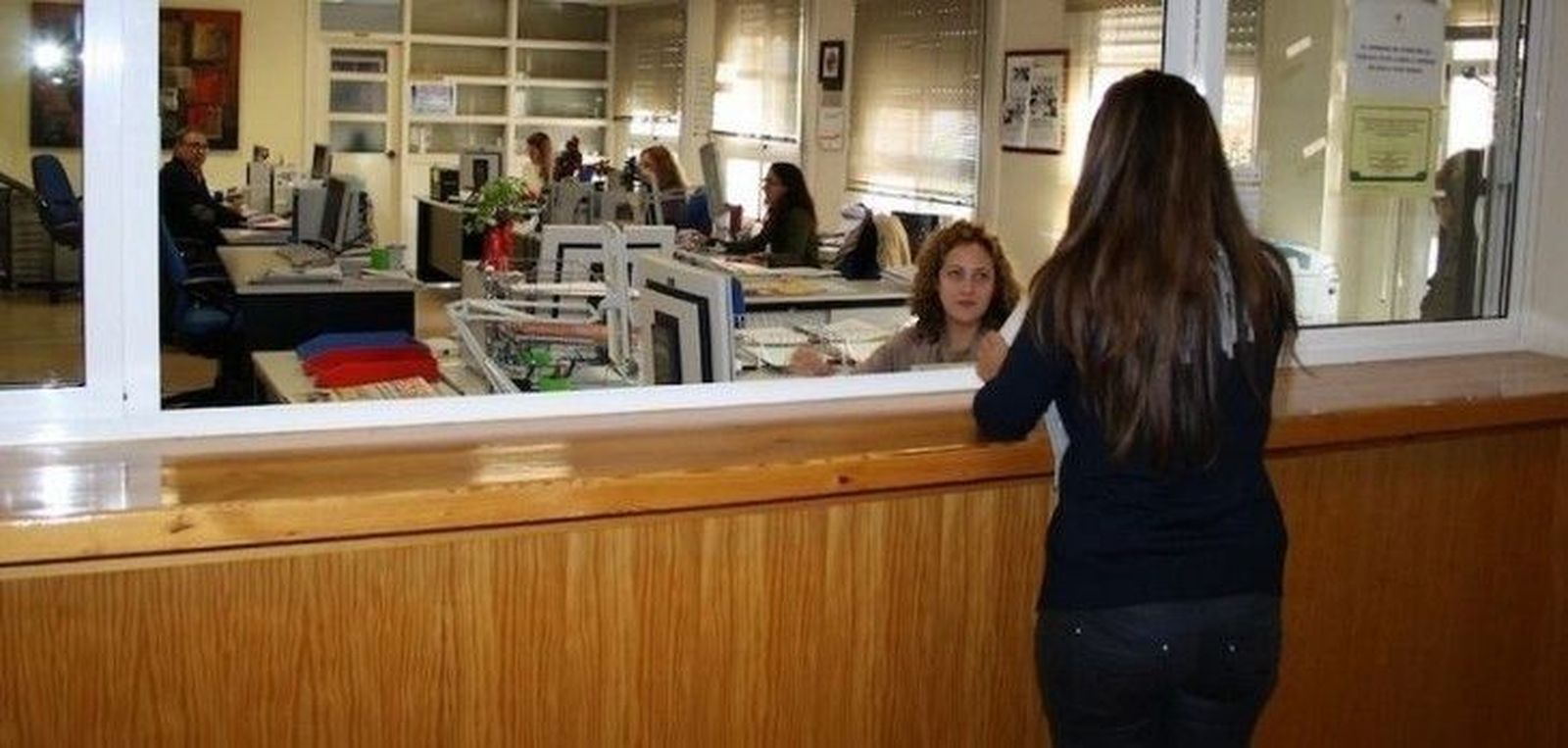 La USAL pretende cubrir las vacantes de puestos de personal funcionario administrativo