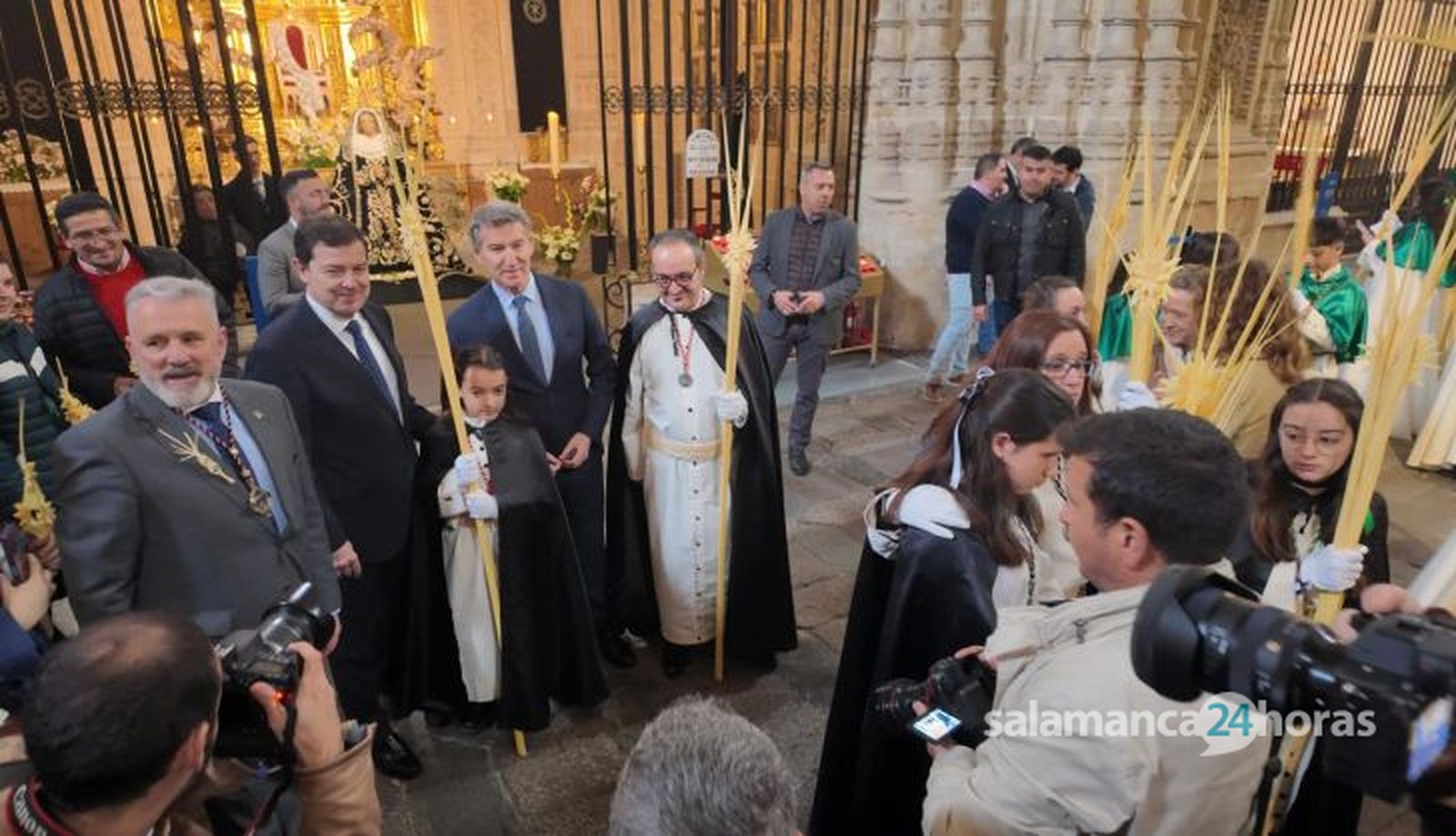 Visita de Alberto Núñez Feijóo en su visita a Salamanca este Domingo de Ramos de 2025. Fotos J.M