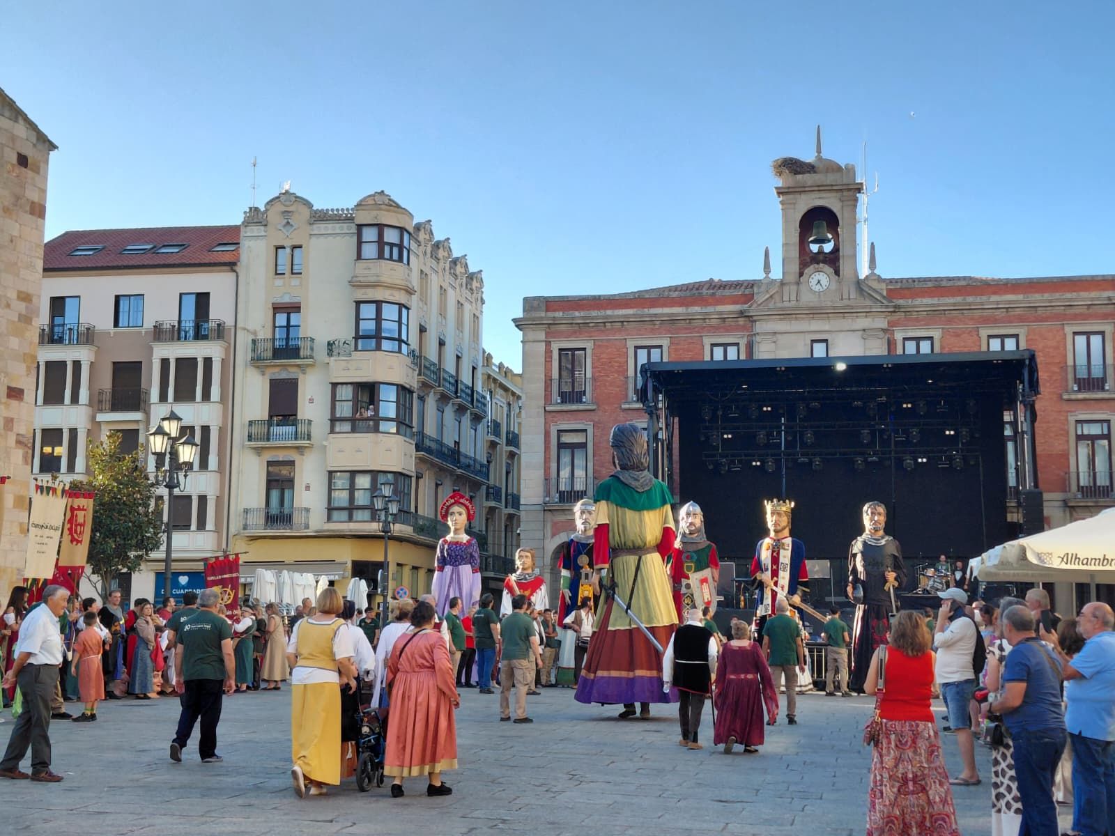 Pasacalles de Cabezudos y Gigantes “El cerco de Zamora” de Capitonis Durii 2025