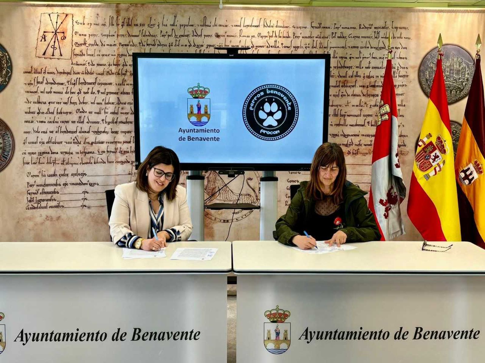 Firma del convenio en el Edificio Administrativo El Ferial