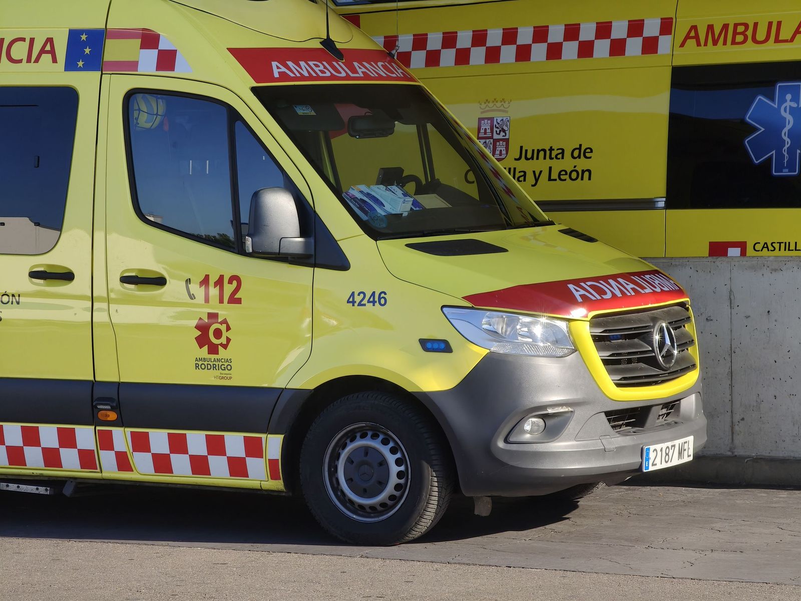 Ambulancia en el Hospital de Salamanca en una foto de archivo