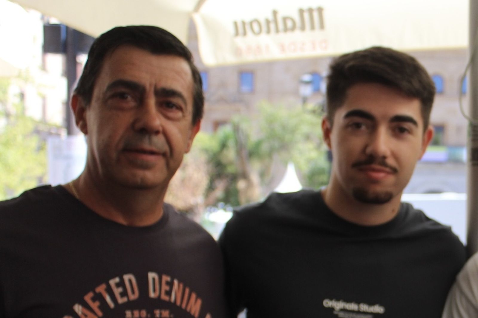 Ambiente en la Feria de Día en el mediodía de este