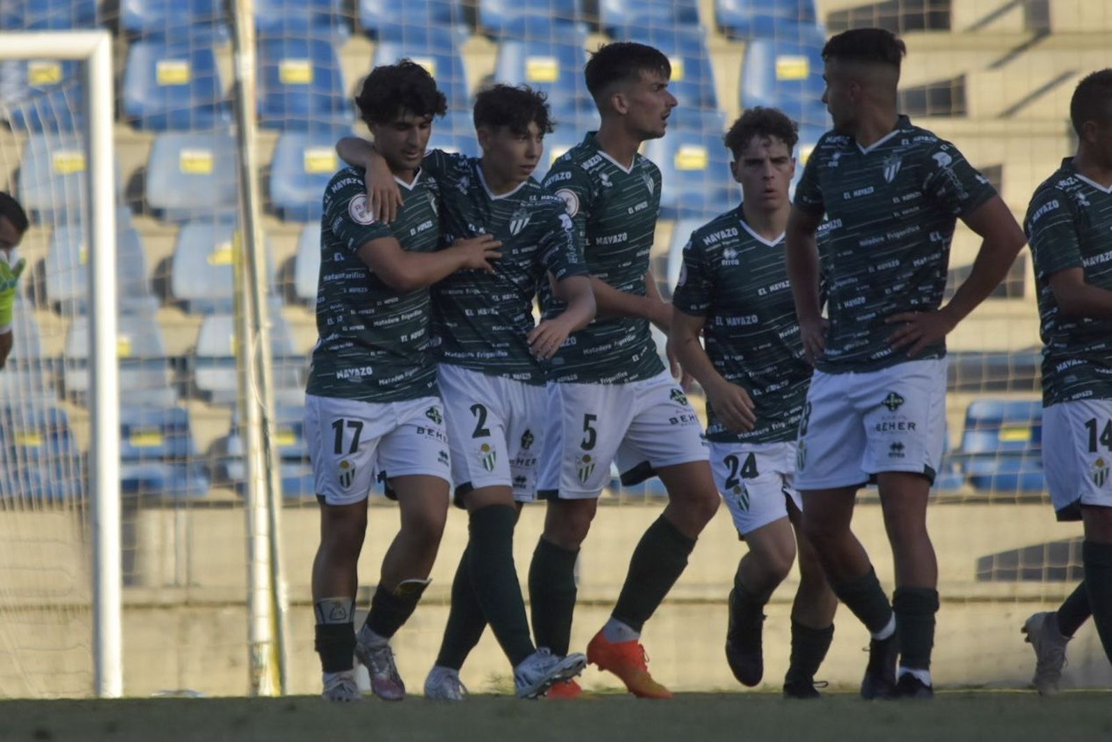 Alonso García celebra su gol con el Guijuelo | FOTO CD GUIJUELO
