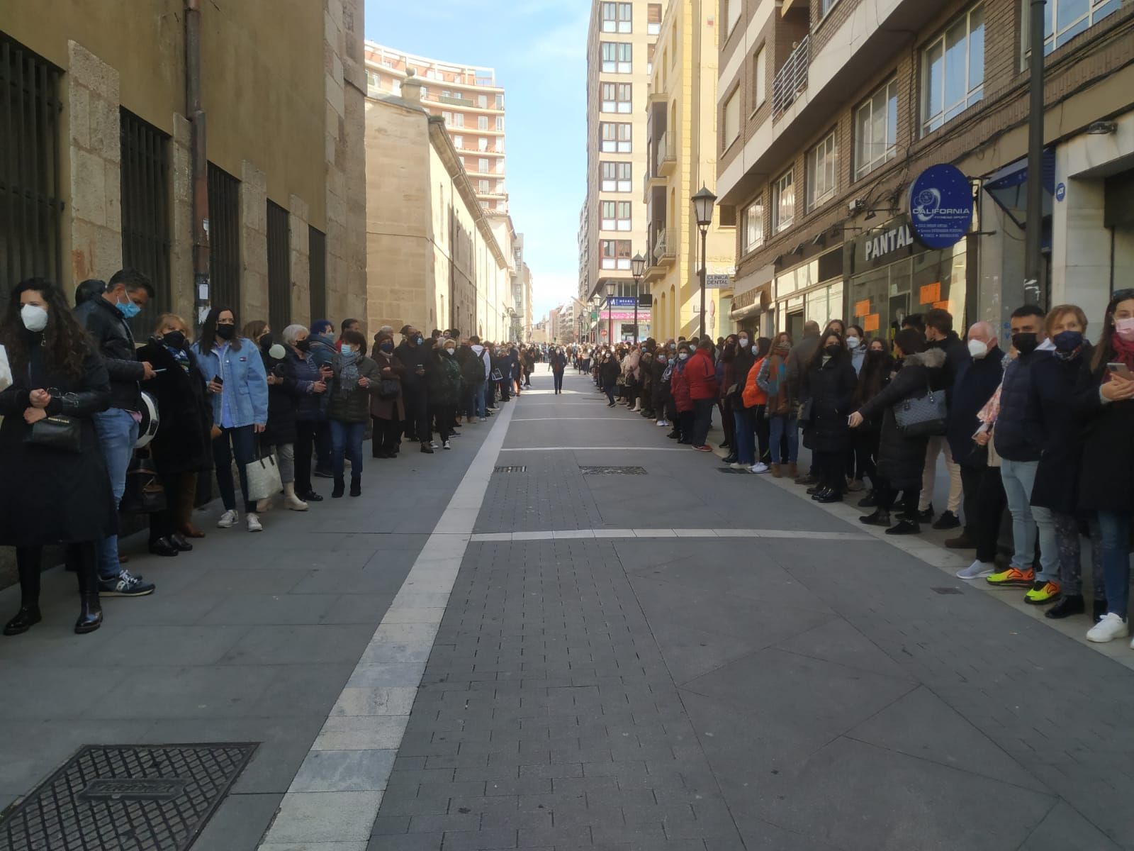 los-escolares-de-la-medalla-milagrosa-sacan-la-semana-santa-a-la-calle-29