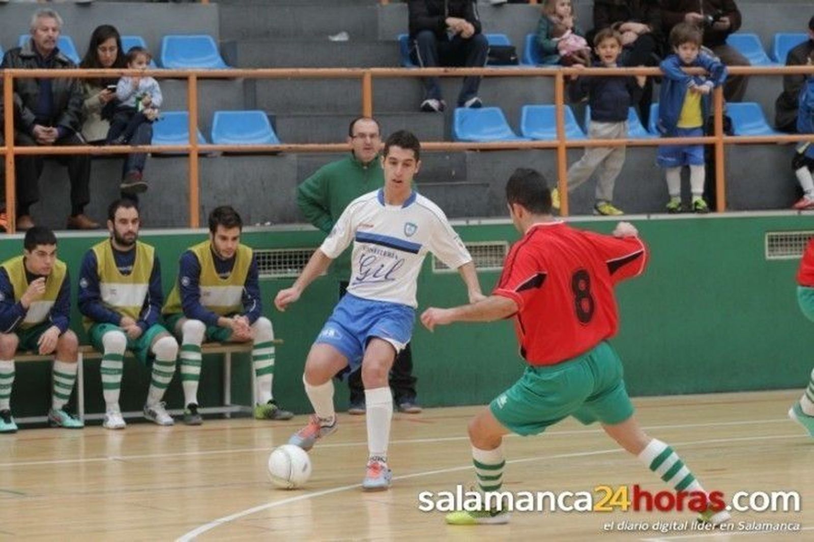 Trabajada victoria del Confiterías Gil para seguir en la pelea por el título