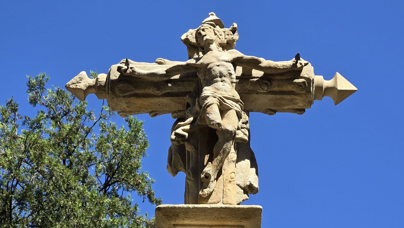 Restauración del crucero de San Cebrián en el Cementerio San Carlos Borromeo