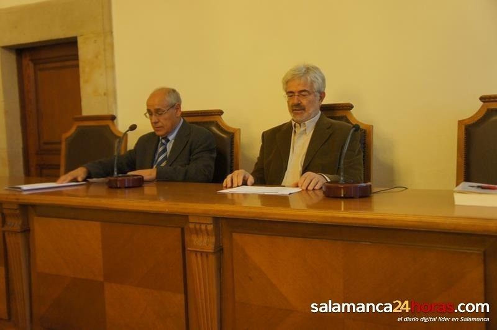 La Facultad de Filología presenta un diccionario con 'mono'