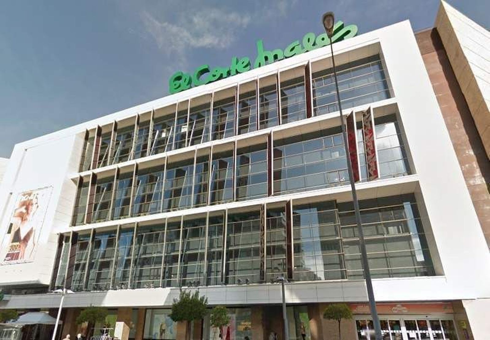 Detenida una ladrona cazada con perfumes valorados en 558 euros