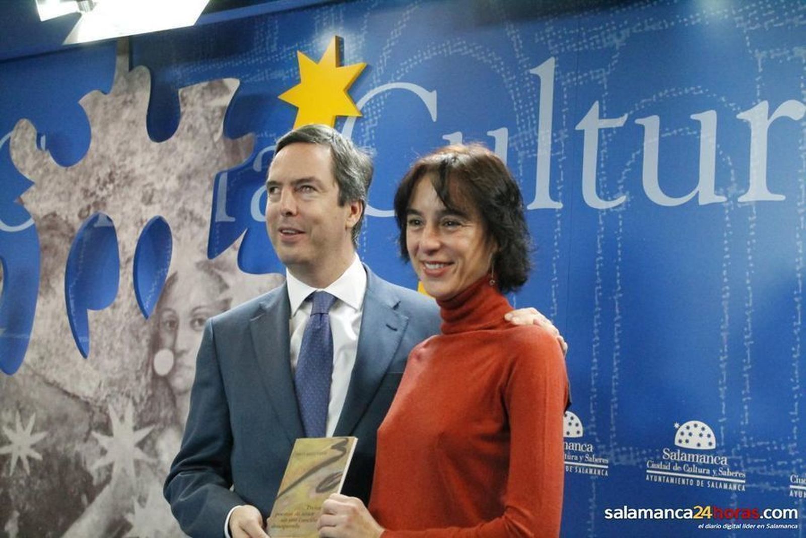 Puesta de largo de 'Treinta poemas de amor sin una canción desesperada'