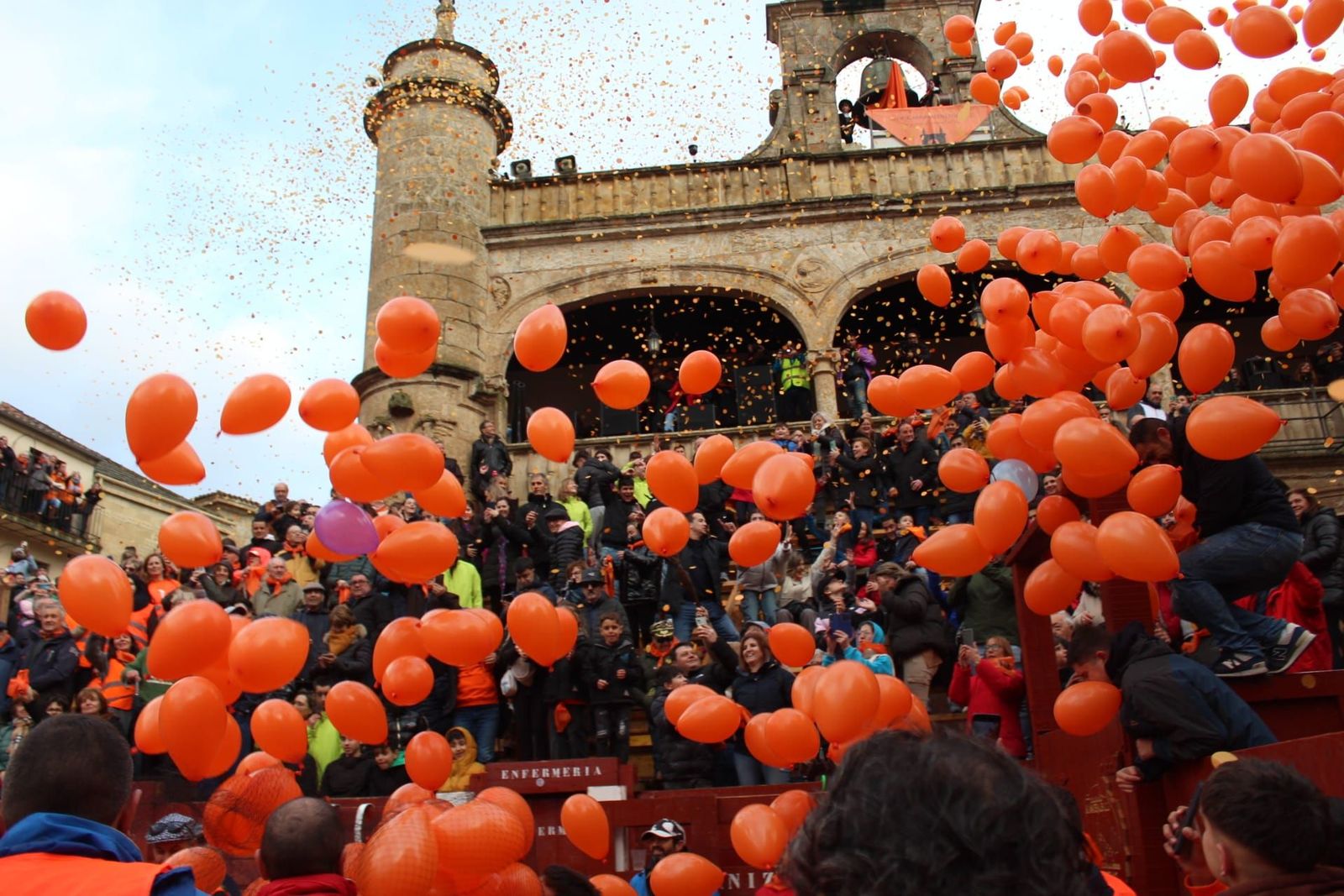 Campanazo en la Plaza Mayor de Ciudad Rodrigo 2024 Campanazo en la Plaza Mayor de Ciudad Rodrigo 2024
