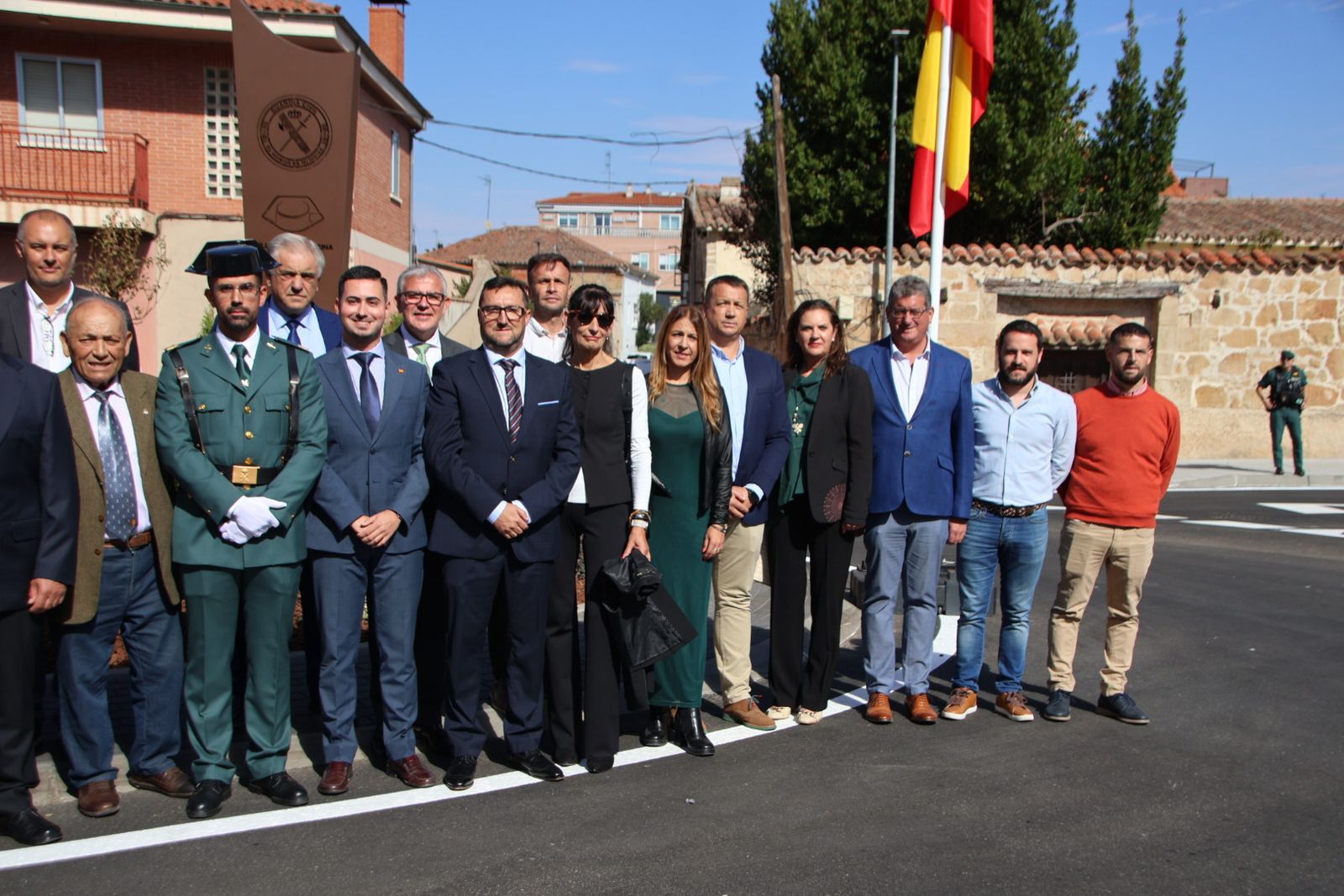 Inauguración glorieta a la Guardia Civil en Villares de la Reina