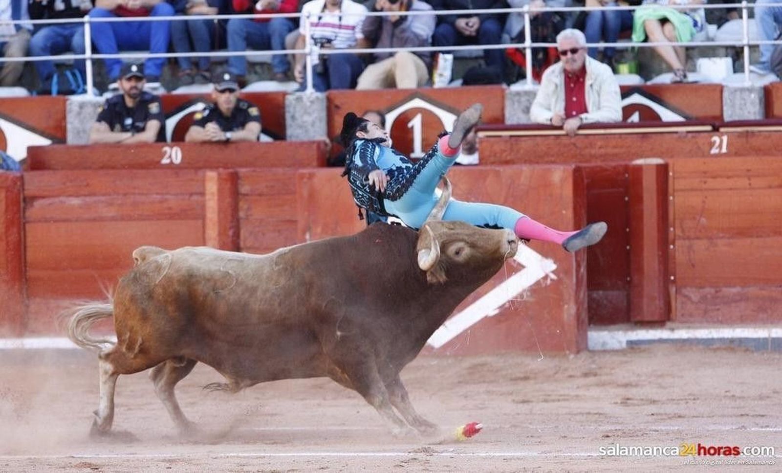 Herido grave el banderillero Agustín Serrano