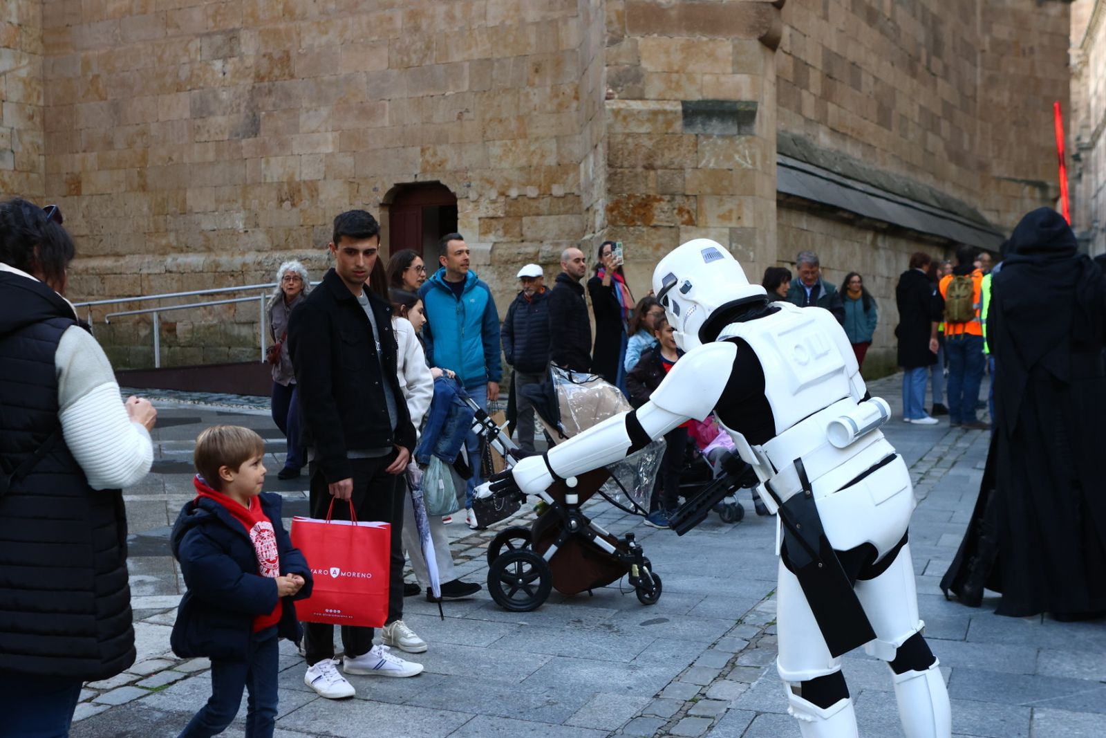 Desfile de Star Wars por el centro de Salamanca