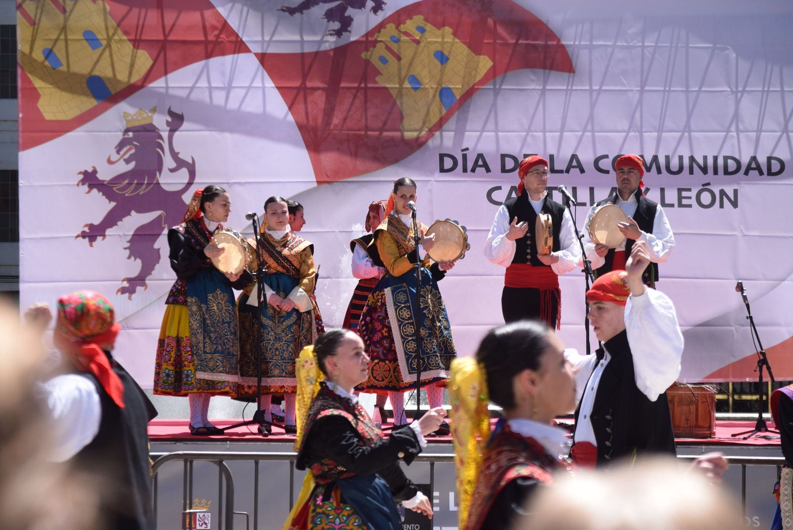 Actuación Doña Urraca en la Marina (38)