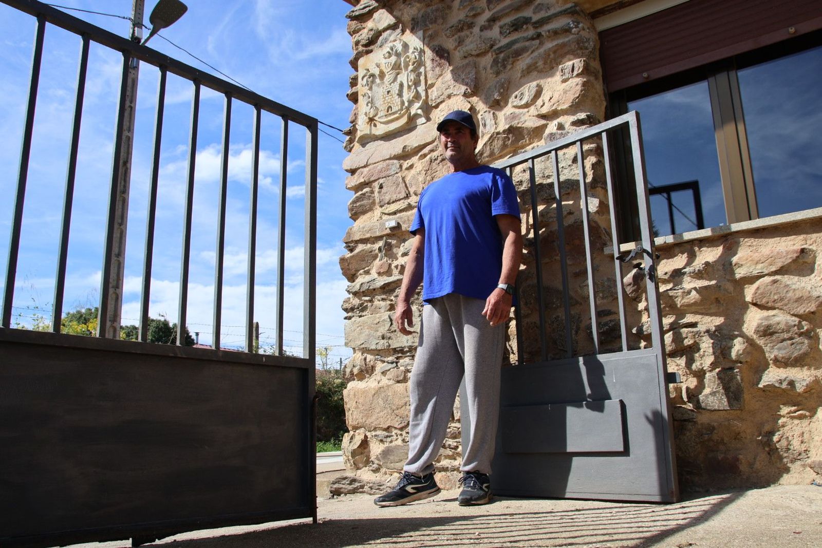 El escultor salmantino Manuel Tomé