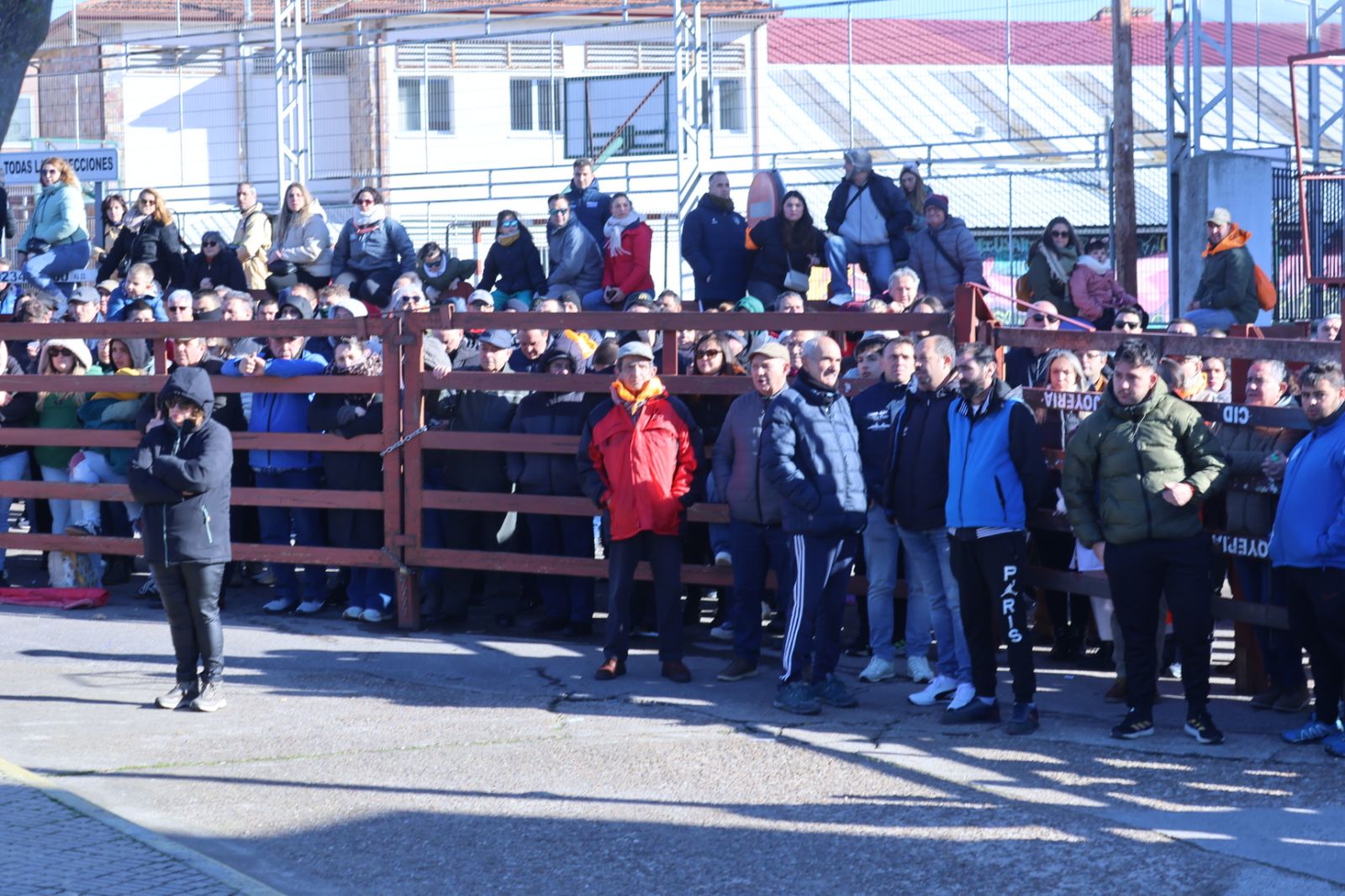 Minuto de silencio por el varón fallecido en la capea nocturna del viernes por la noche en Ciudad Rodrigo