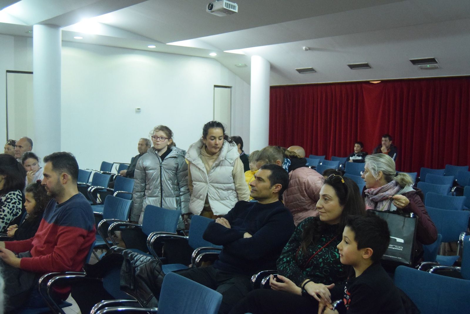 entrega-de-premios-del-concurso-de-dibujo-de-luz-penitente-4