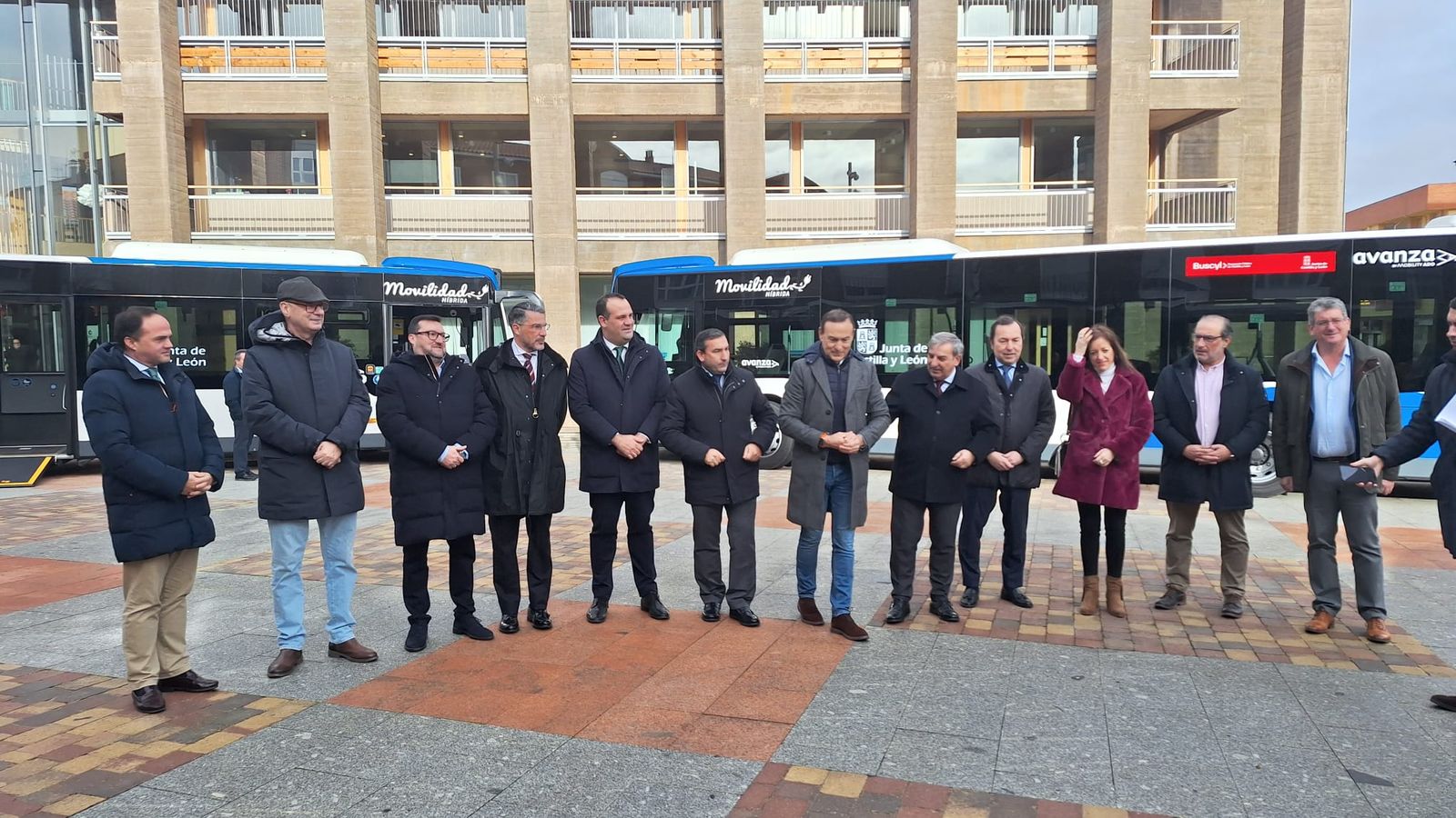 Presentación nuevos autobuses Avanza en Carbajosa2