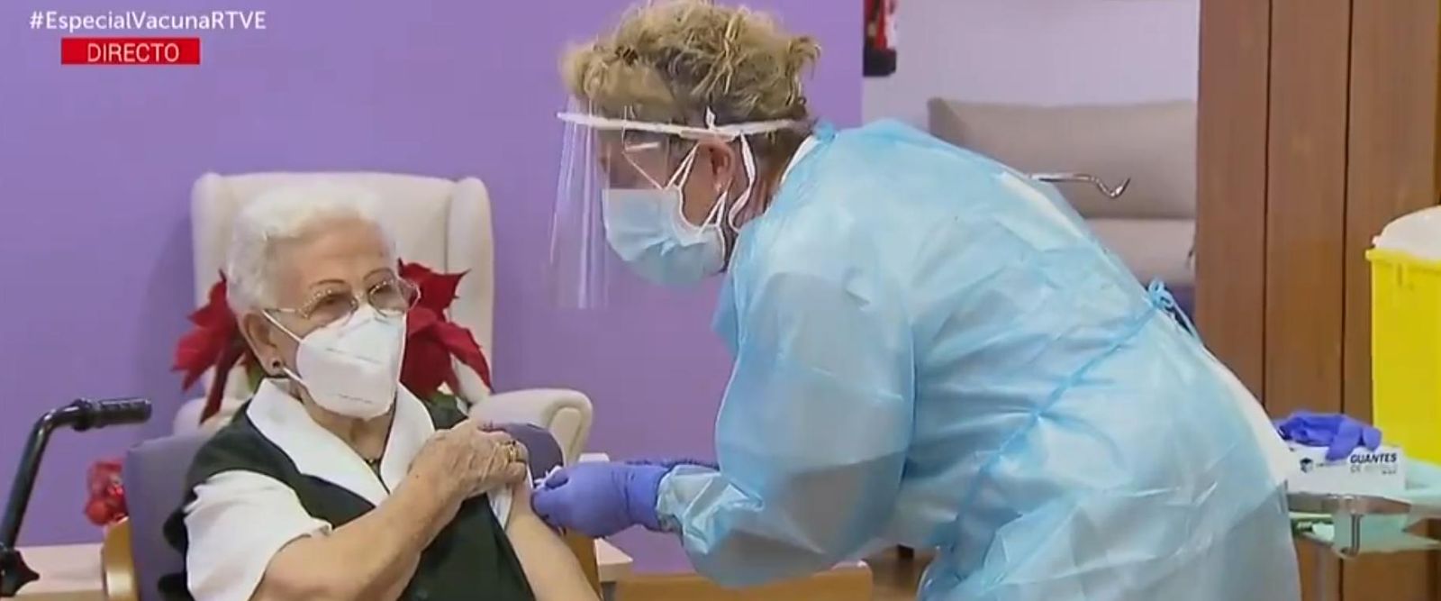 Araceli, primera vacunada en España
