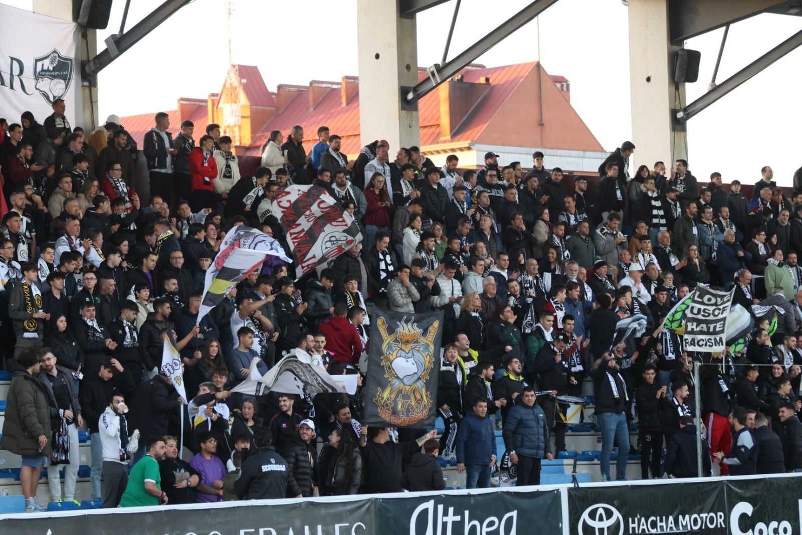 Partido entre Unionistas y Pontevedra en el Reina Sofía