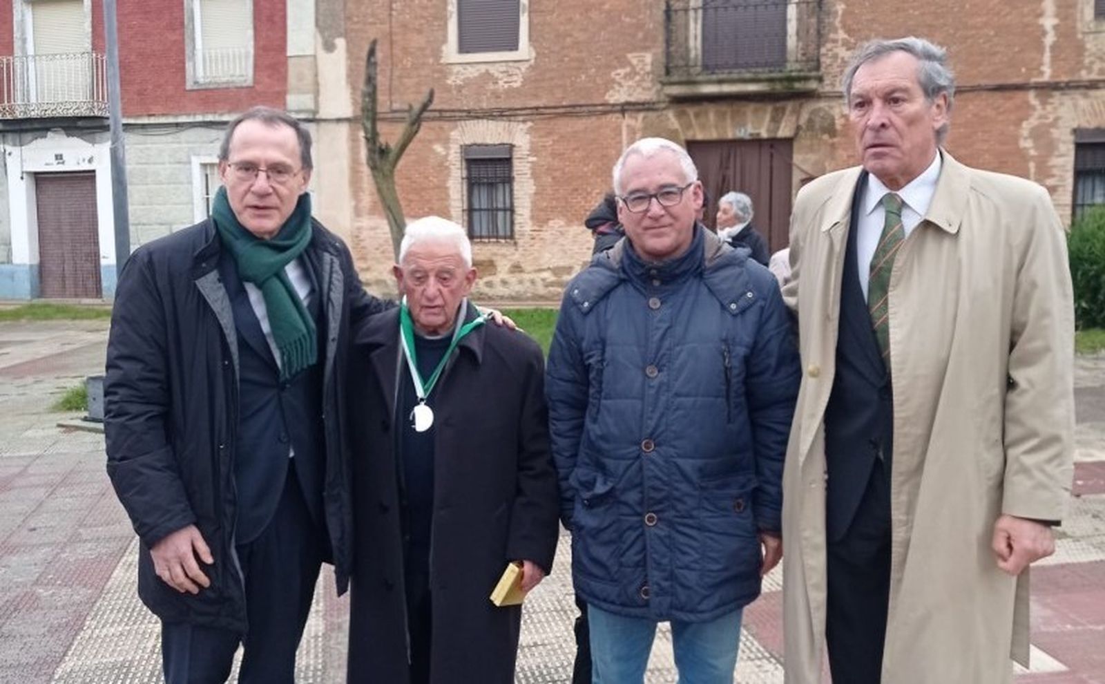 Villanueva del Campo reconoce a don Abelardo Febrero con la Medalla al Mérito Ciudadano