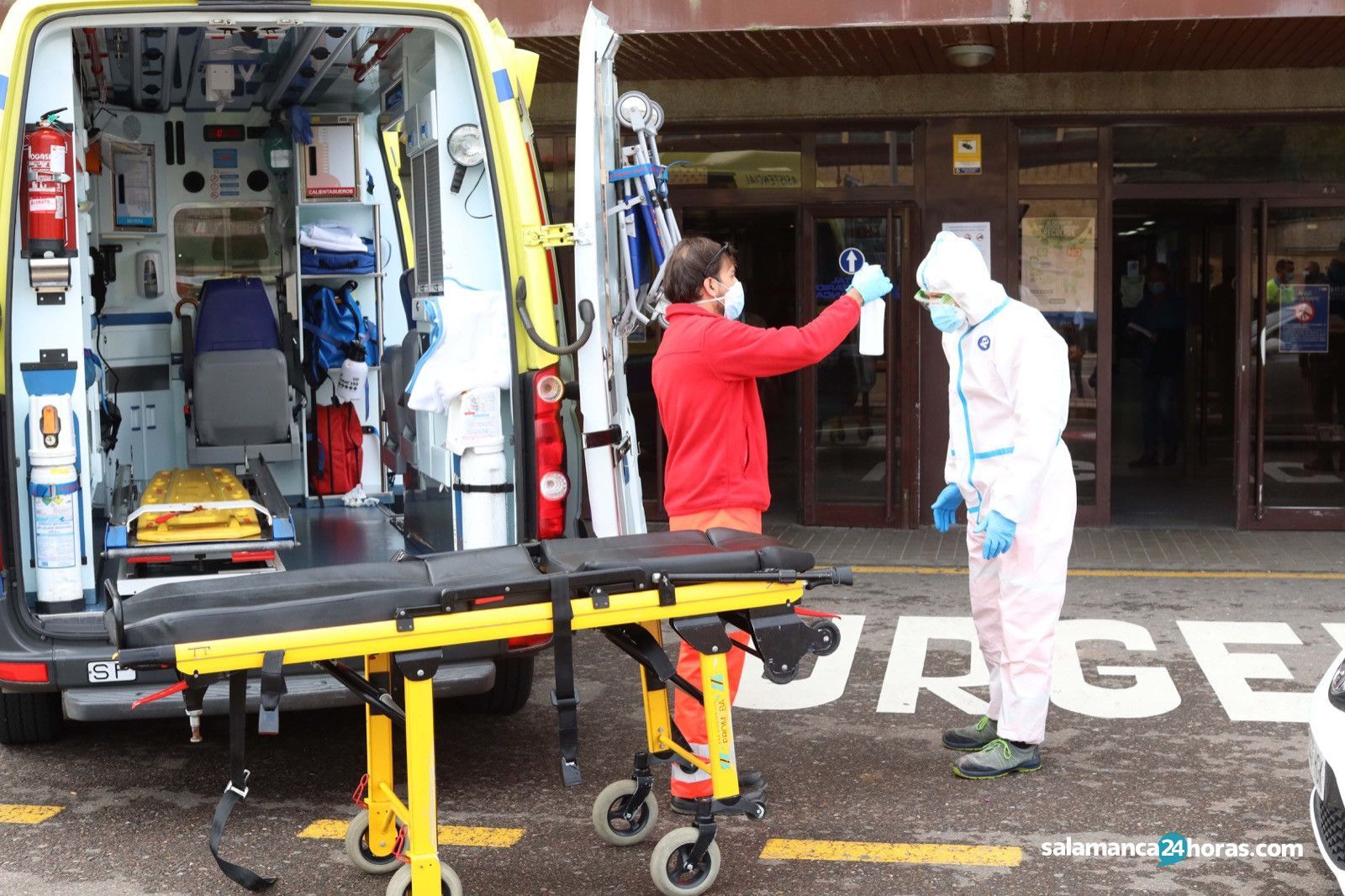 Ambulancia COVID hospital (2)