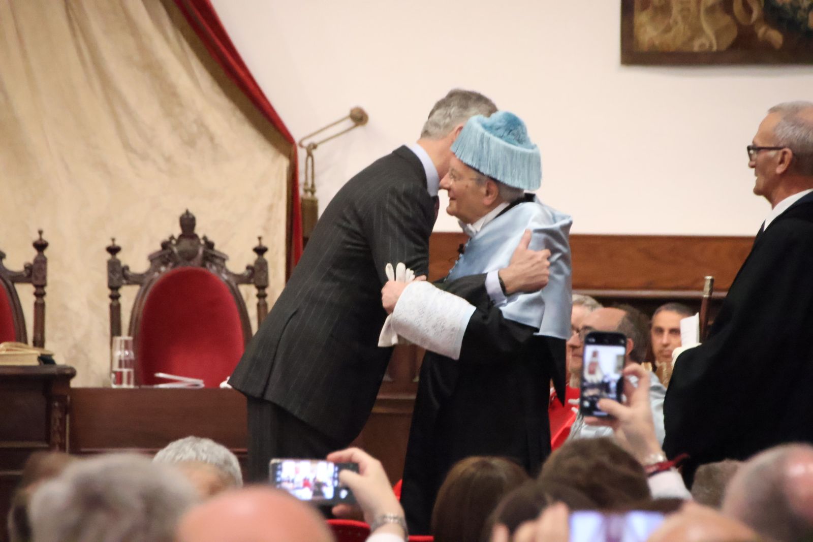 Llegada de S.M el Rey Felipe VI al paraninfo de la Universidad de Salamanca e Investidura de Sergio Mattarella como doctor ‘honoris causa’ de la USAL