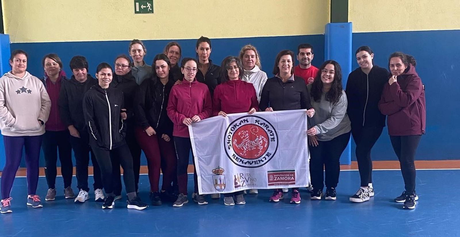 Más de 50 mujeres participan en un curso de Defensa Personal en Benavente por el 8M