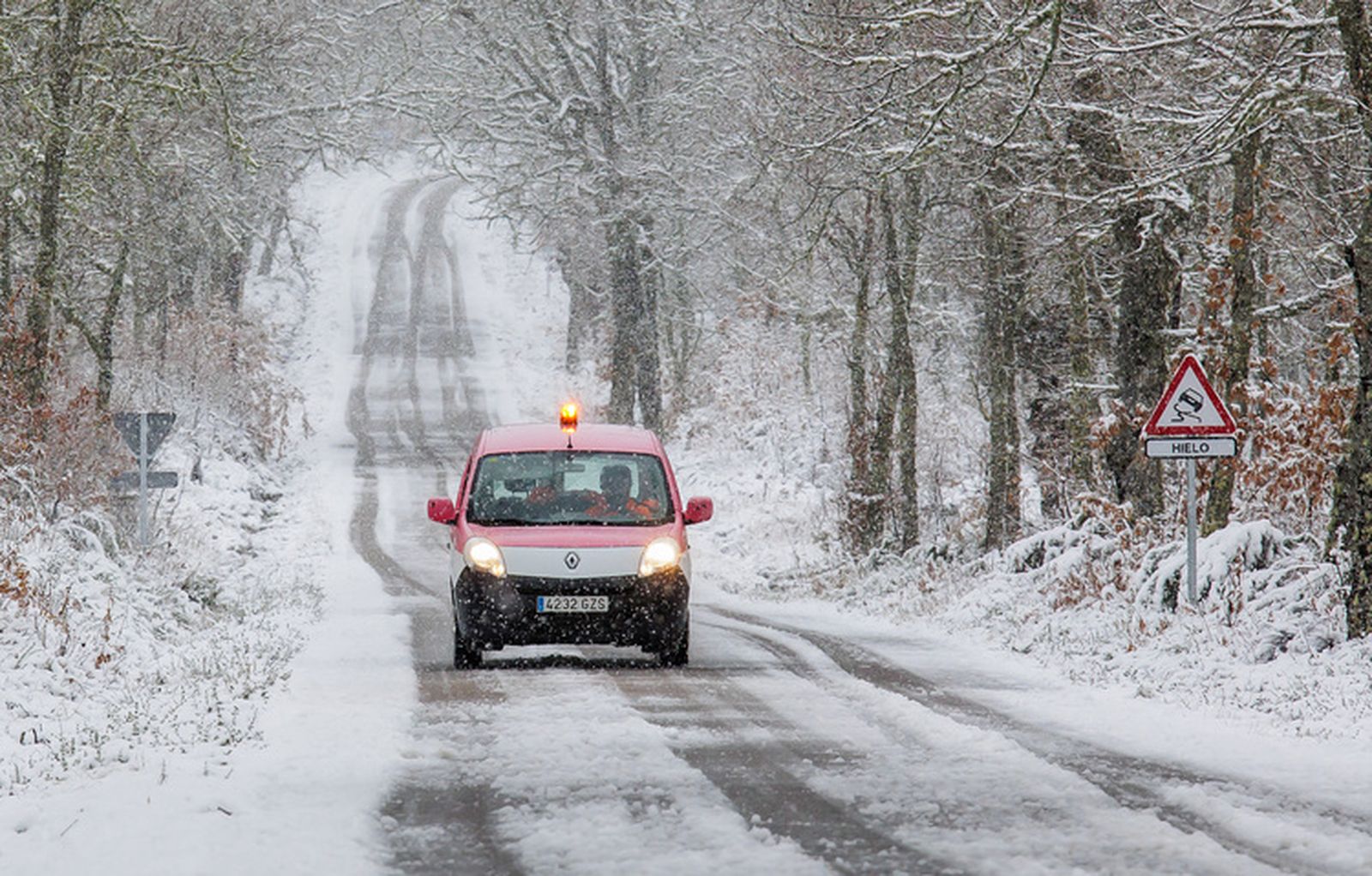 La nieve hace acto de presencia en el sur de la provincia de Salamanca