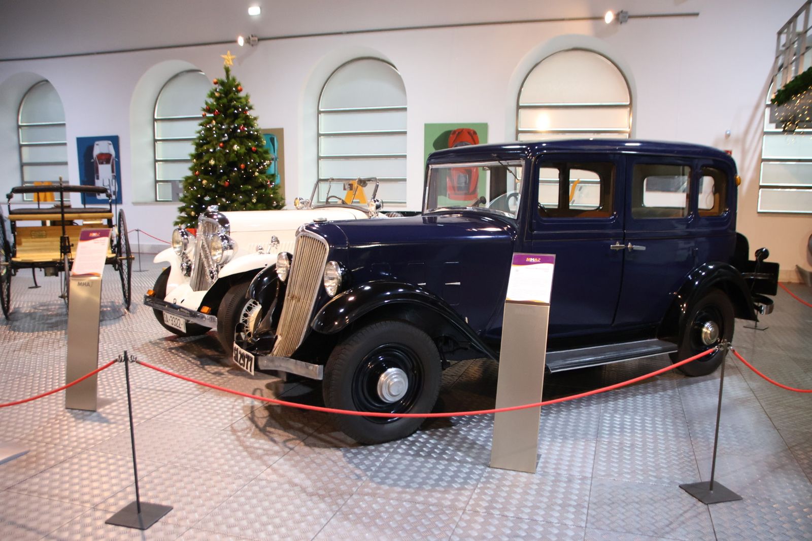 ‘Motor Clásico y Acrílicos’ de Santiago Pedrós González