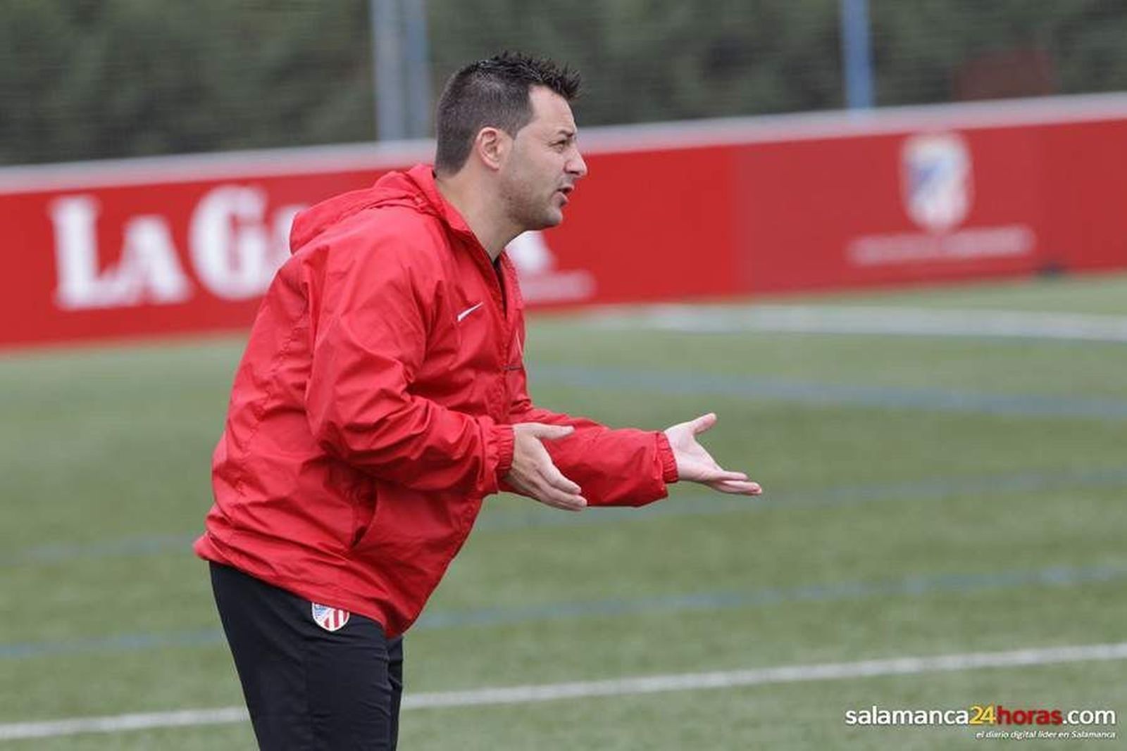 Peque, sobre la tangana: "Son cosas que afean al espectáculo del fútbol"