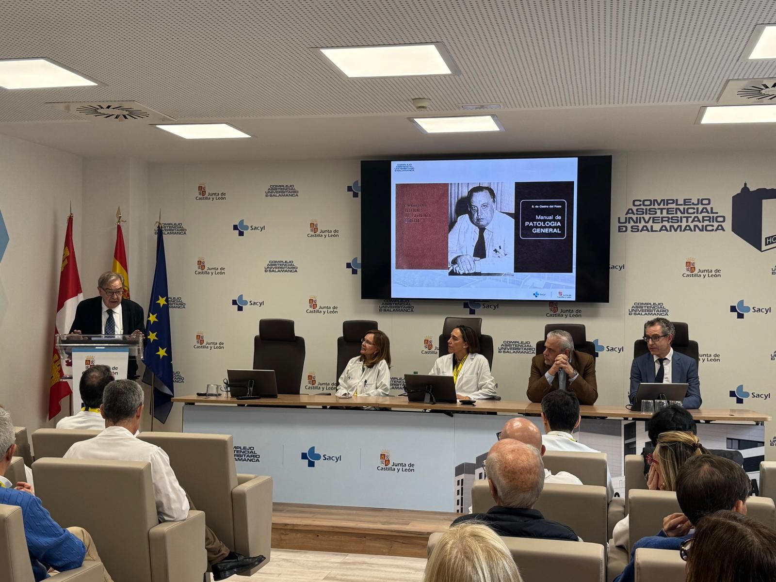 El CAUSA homenajea al profesor y médico Sisinio de Castro del Pozo por el 50º aniversario del Hospital Clínico