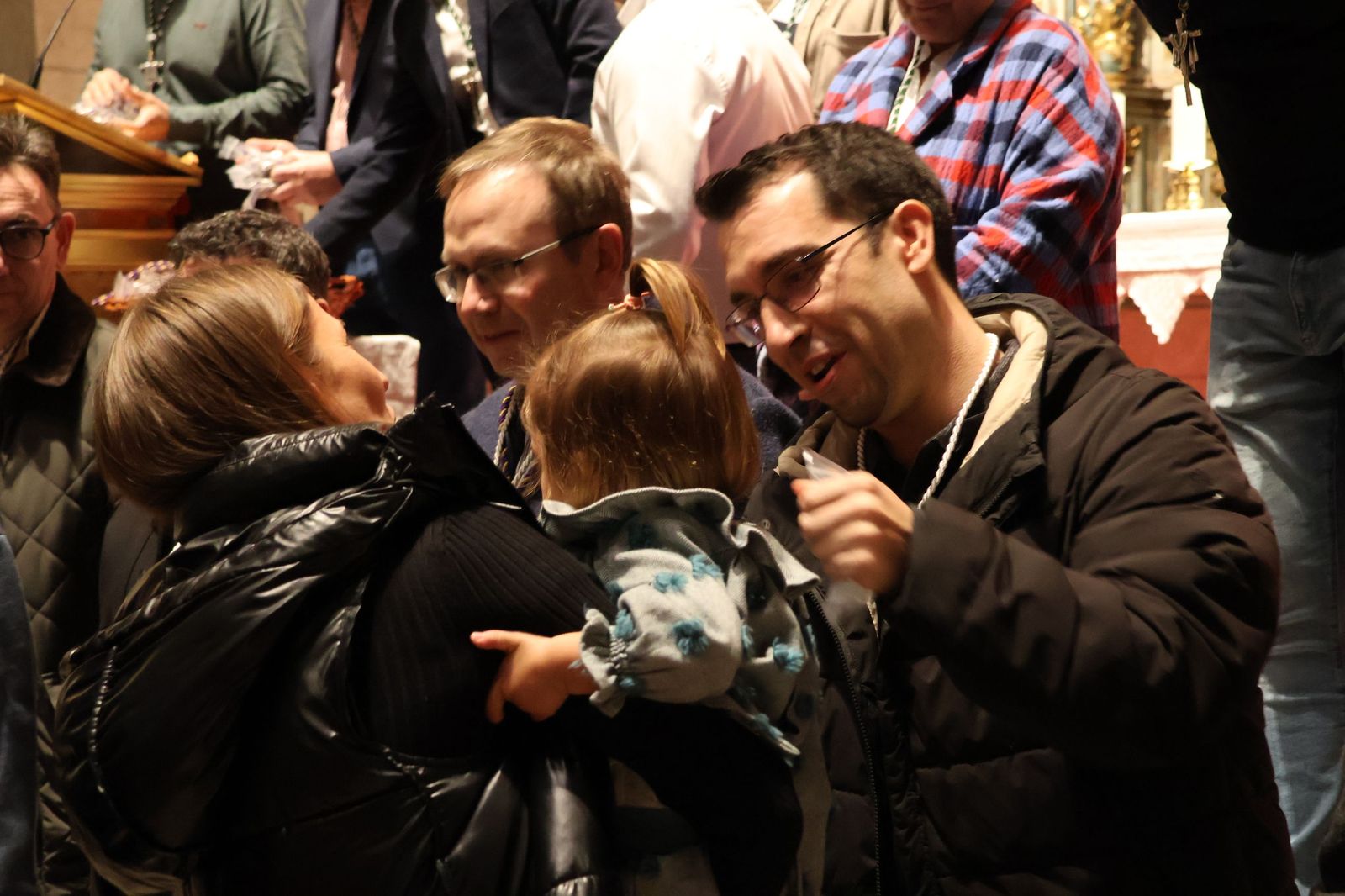 GALERÍA | Entrada de nuevos hermanos a la Cofradía de la Vera Cruz