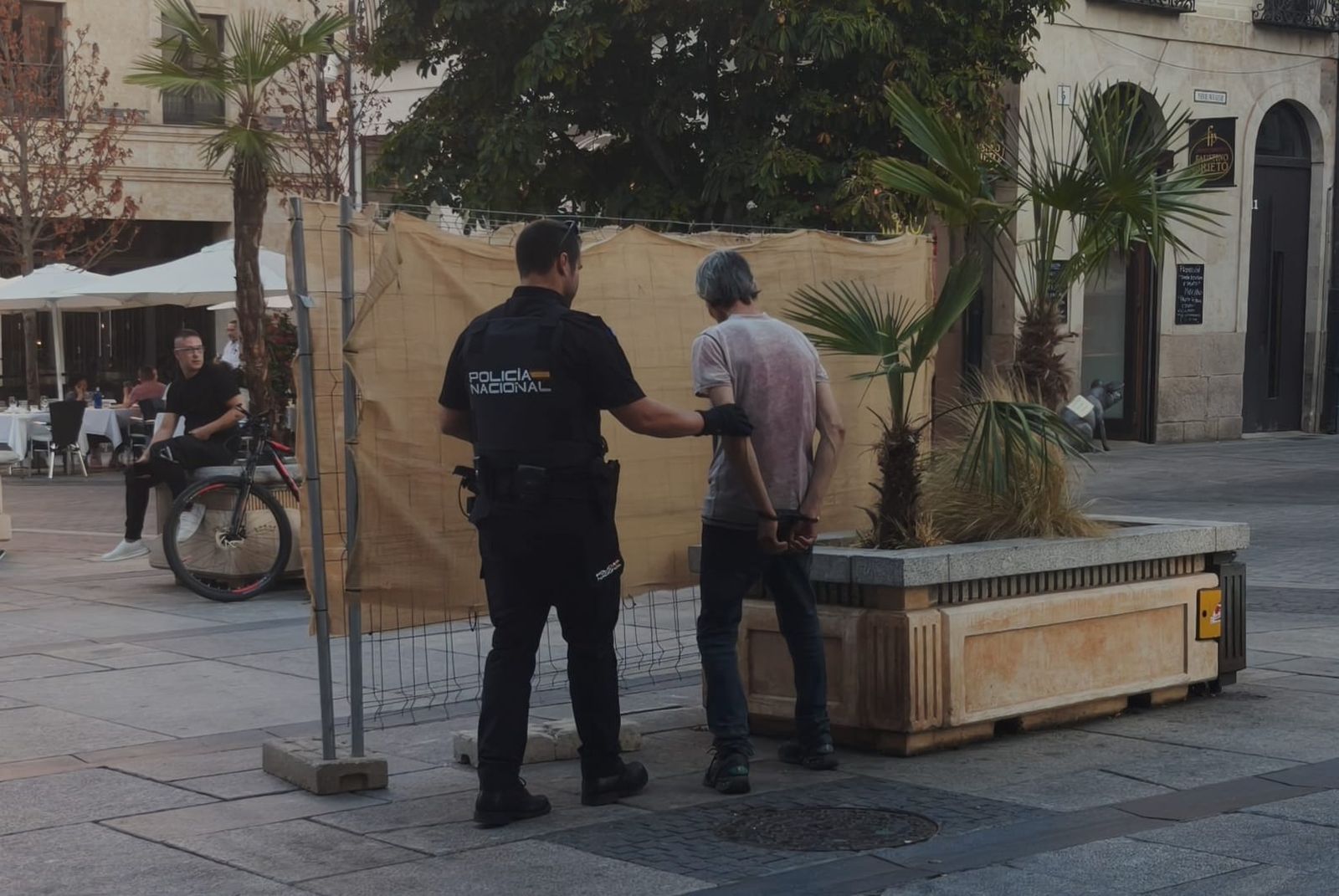 Detenido en la Plaza Mayor de Salamanca tras una orden de búsqueda y captura