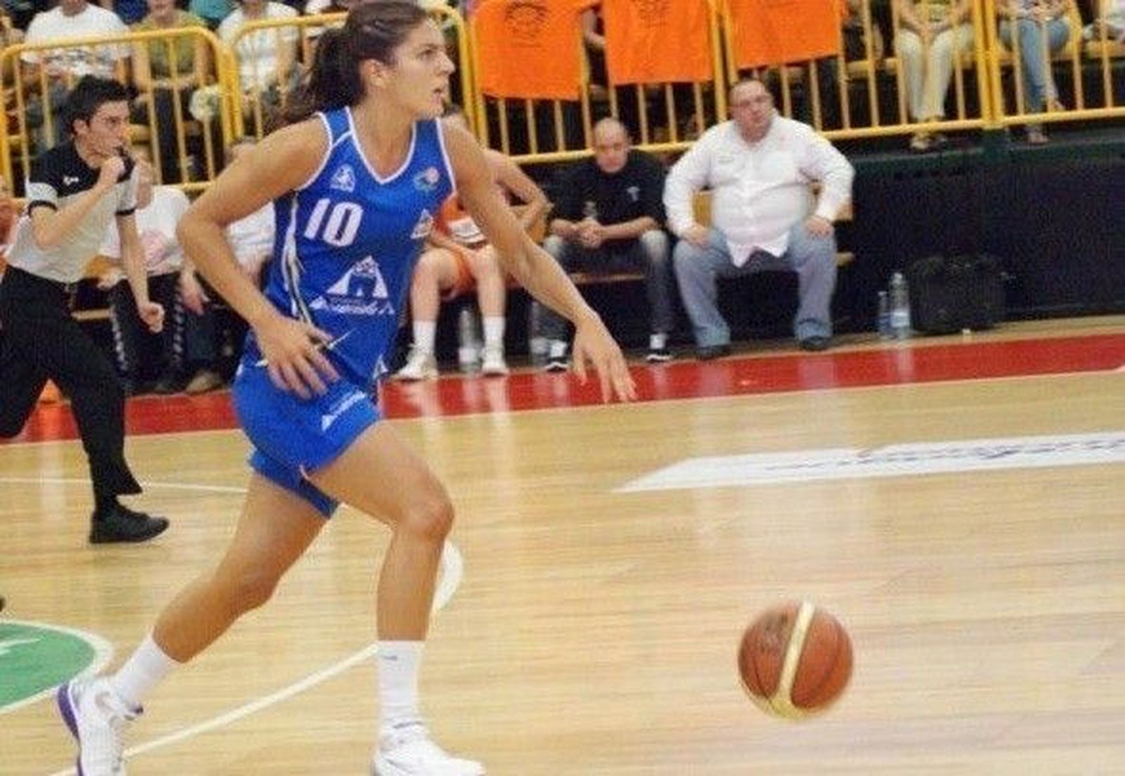 La efectividad de Mondeville congela a Avenida